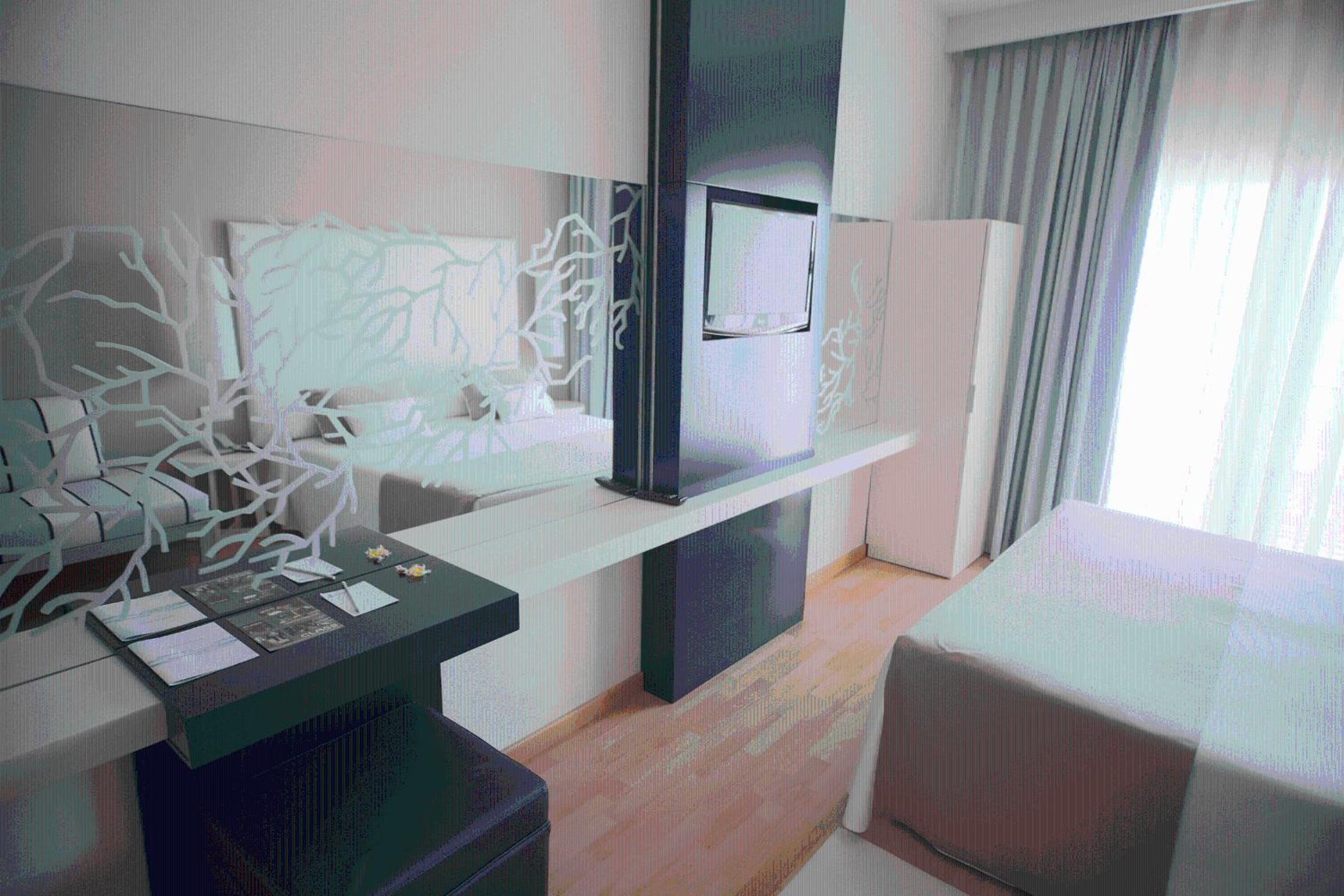 Standard Triple Room (2 Adults + 1 Child) - Photo 2
