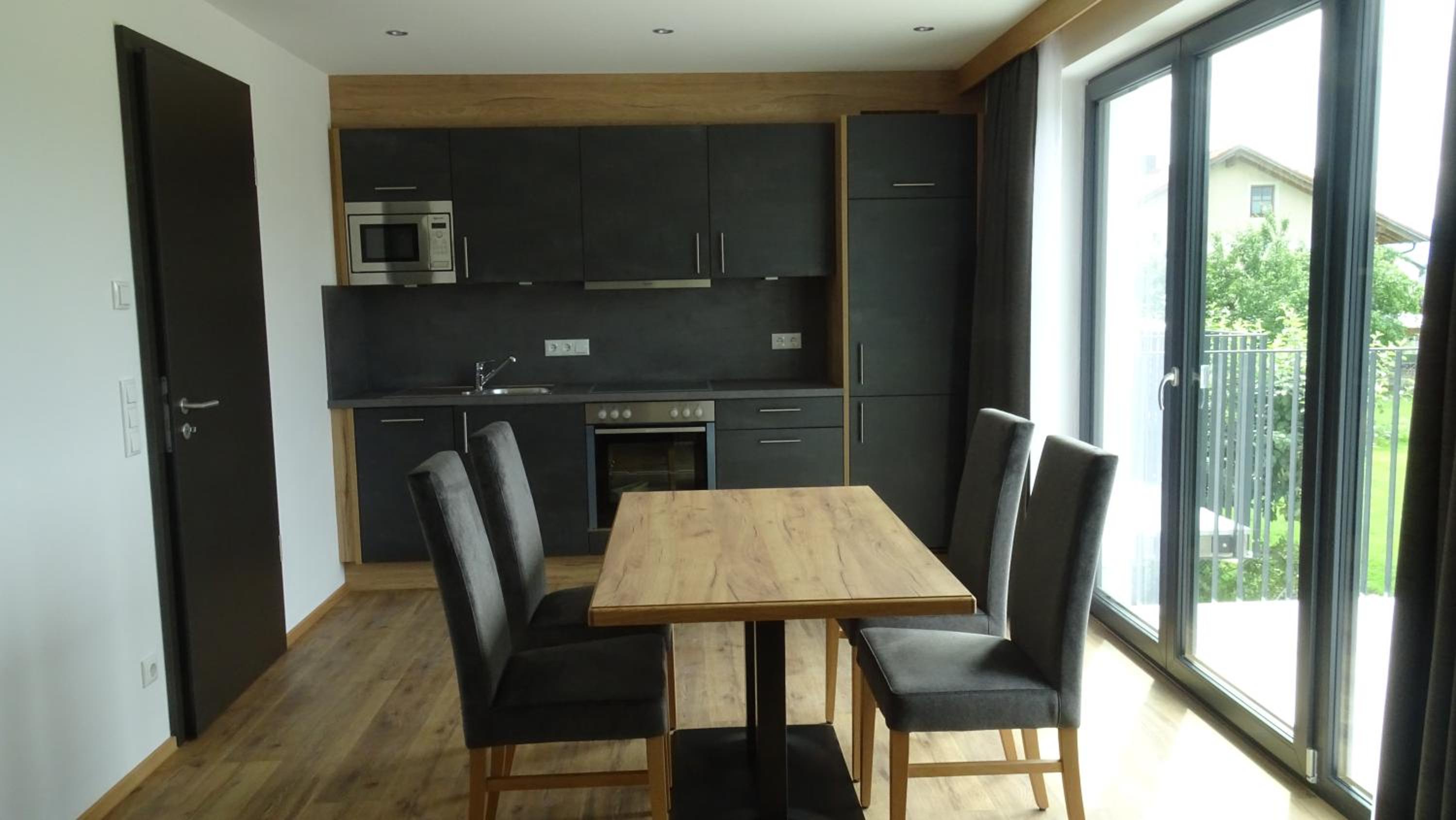 Apartment with Balcony - Photo 2