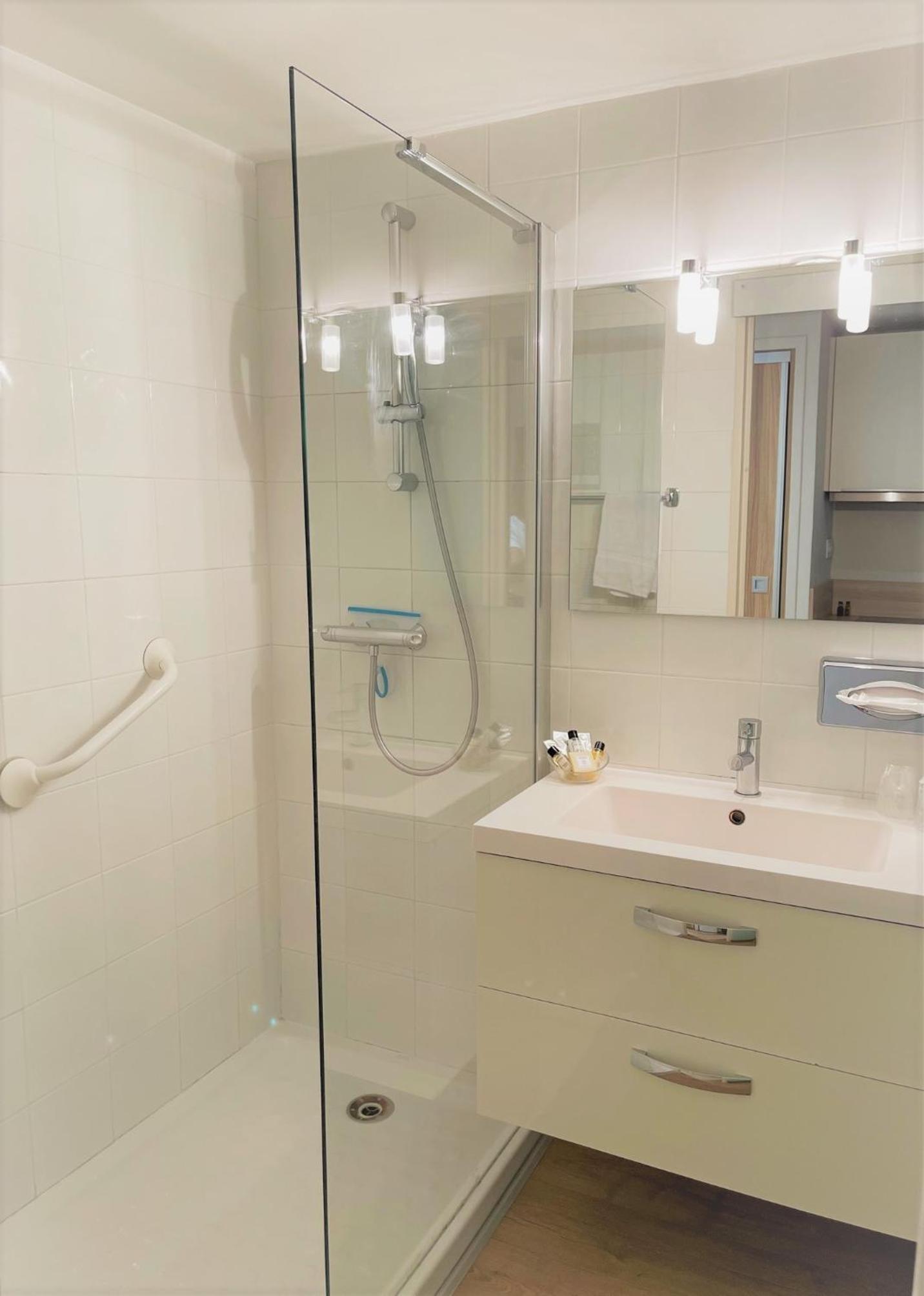 Superior Studio with Park view (2 Adults) - Photo 2
