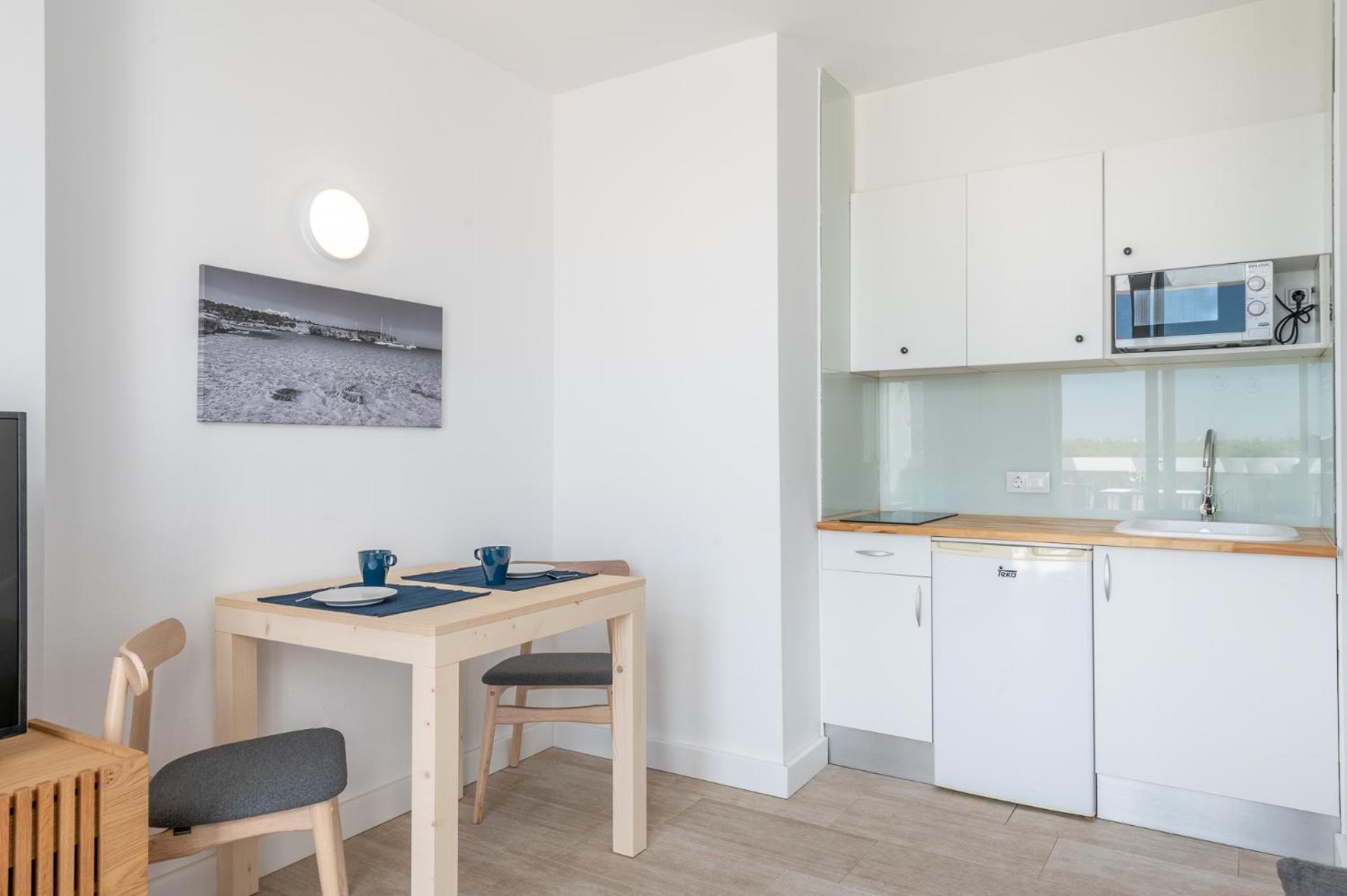 Superior One-Bedroom Apartment With Sea View thumbnail 5