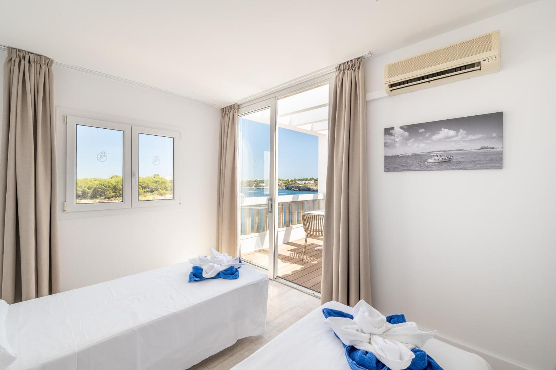 Superior One-Bedroom Apartment With Sea View thumbnail 5