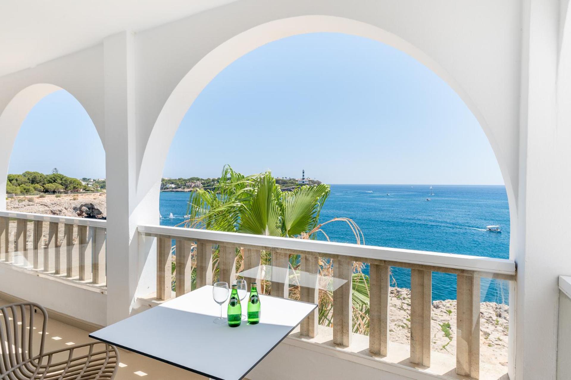 One-Bedroom Apartment with Sea View