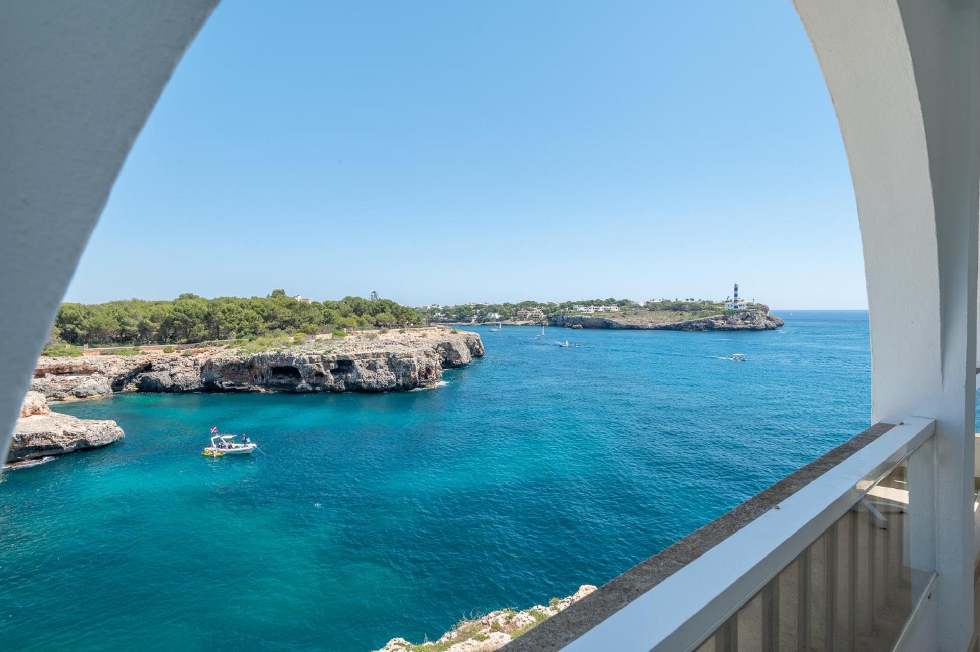 One-Bedroom Apartment with Sea View