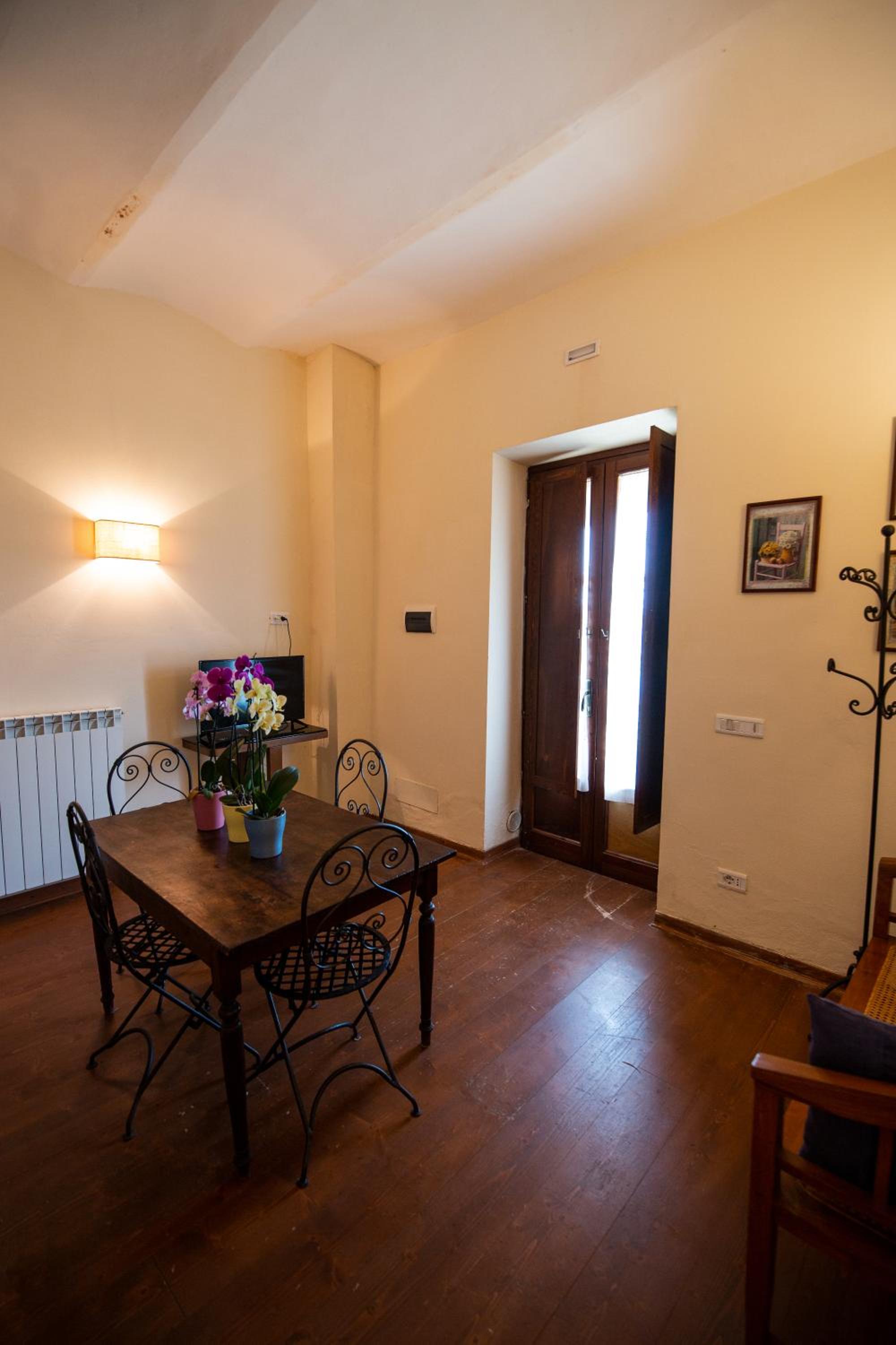 Standard King Room photo 2