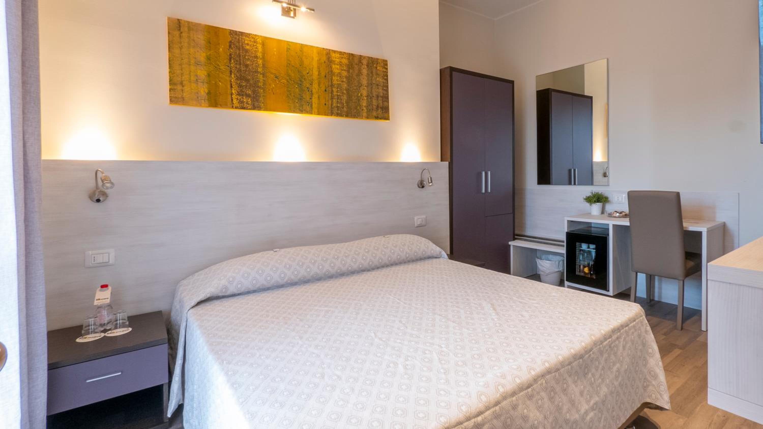 Standard Double Room photo 3