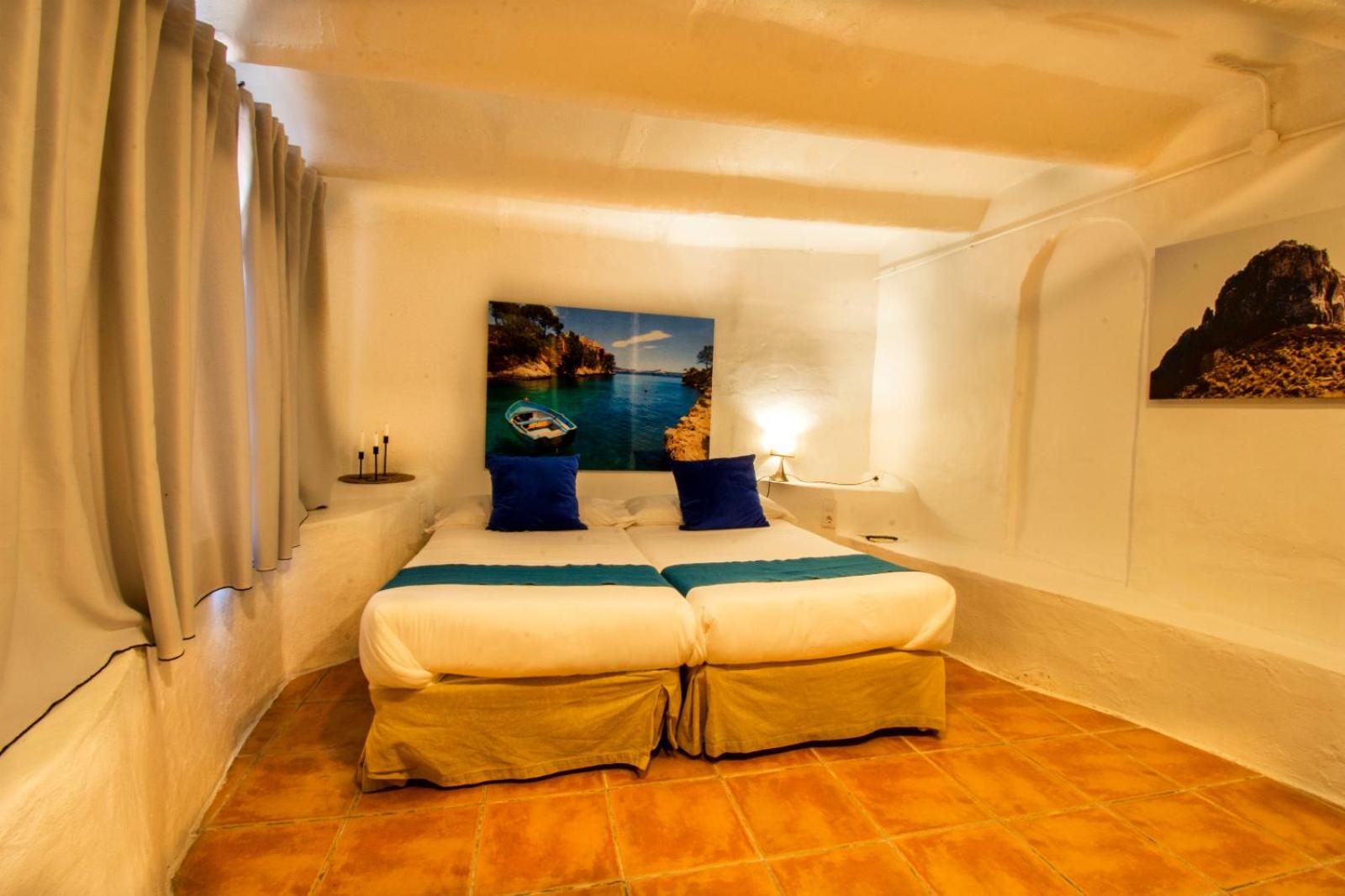 room located on the ground floor - Photo 4