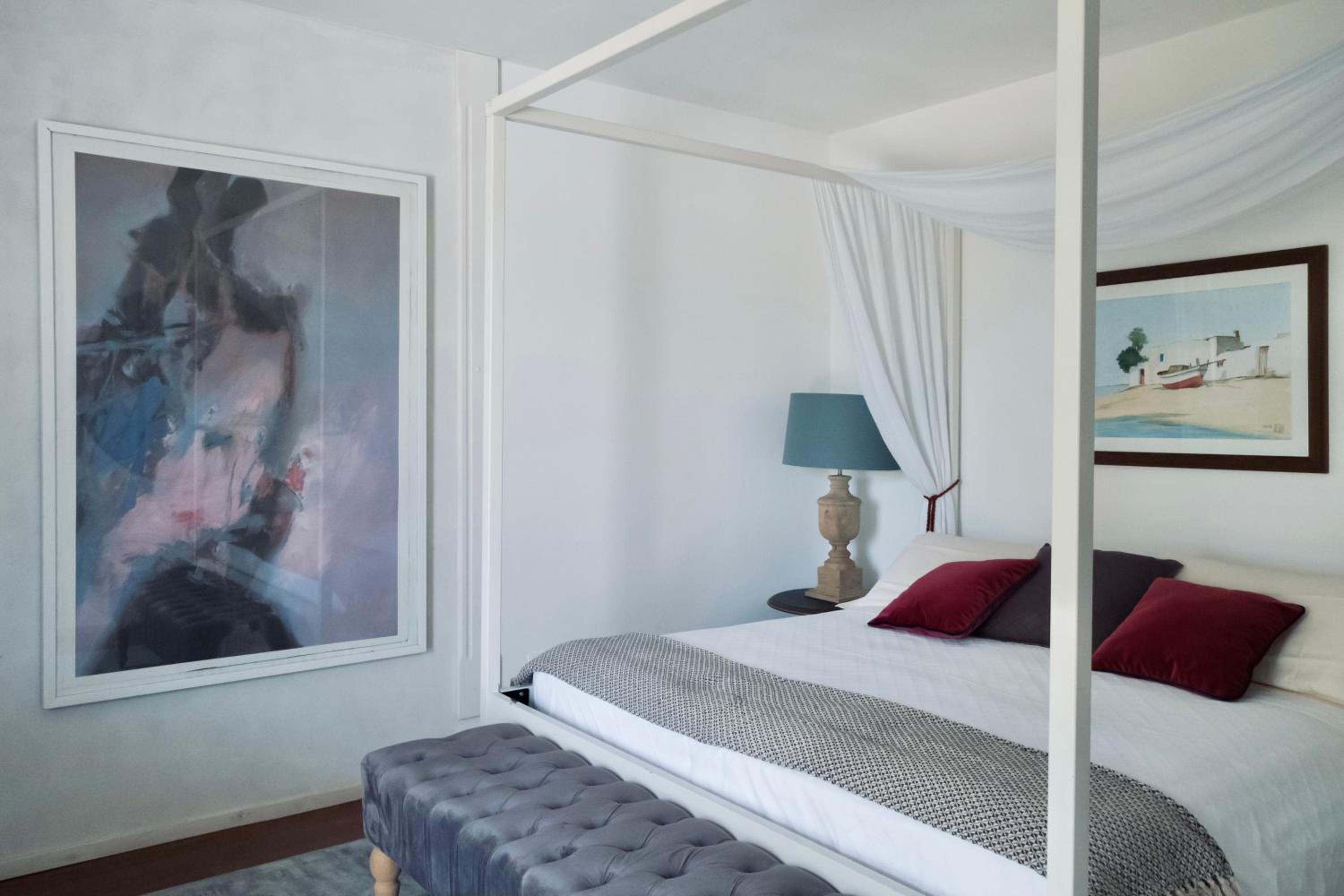 Two-Bedroom Apartment with Terrace photo 2