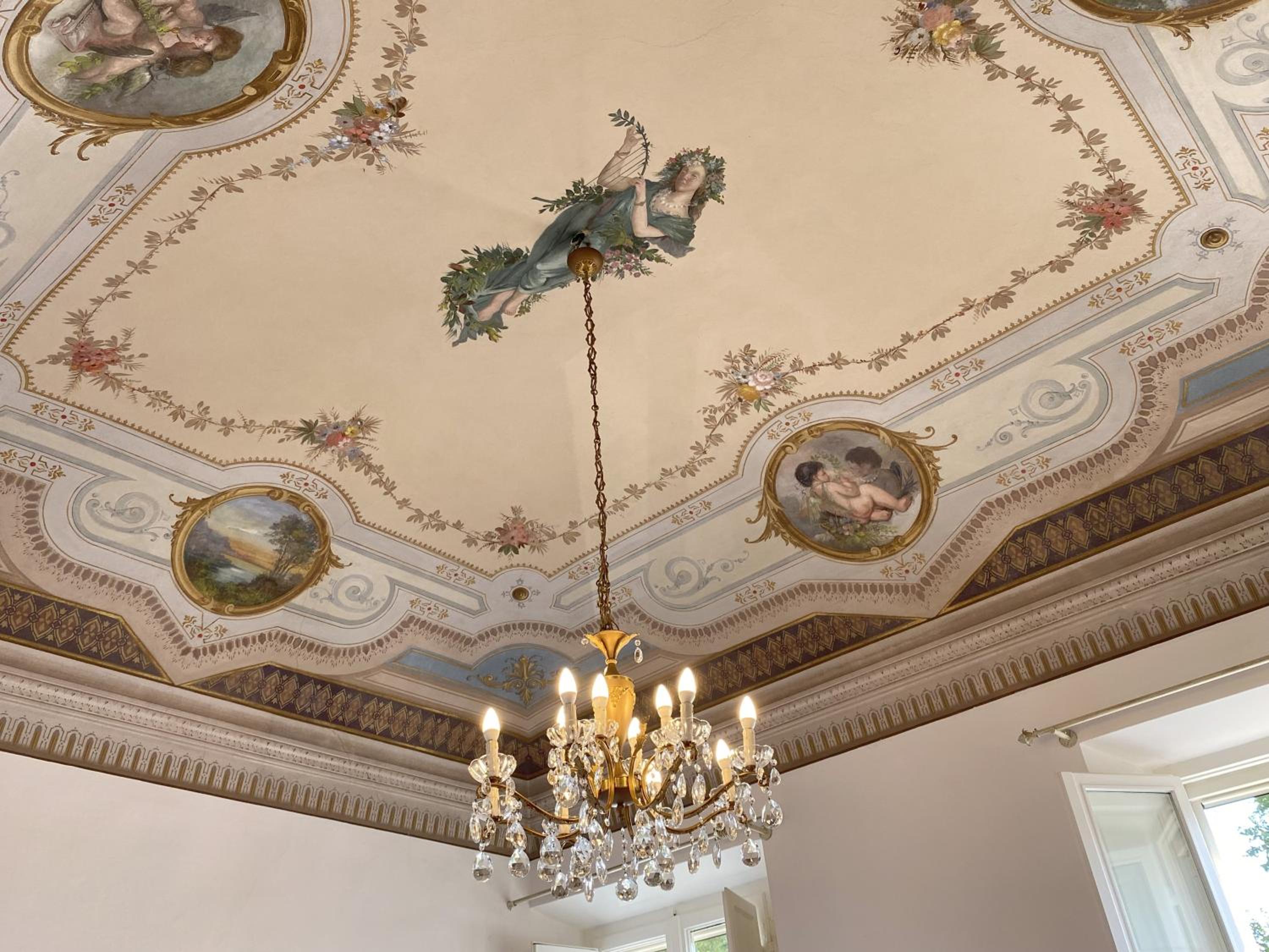 Standard King Room with Private Bathroom - Photo 6