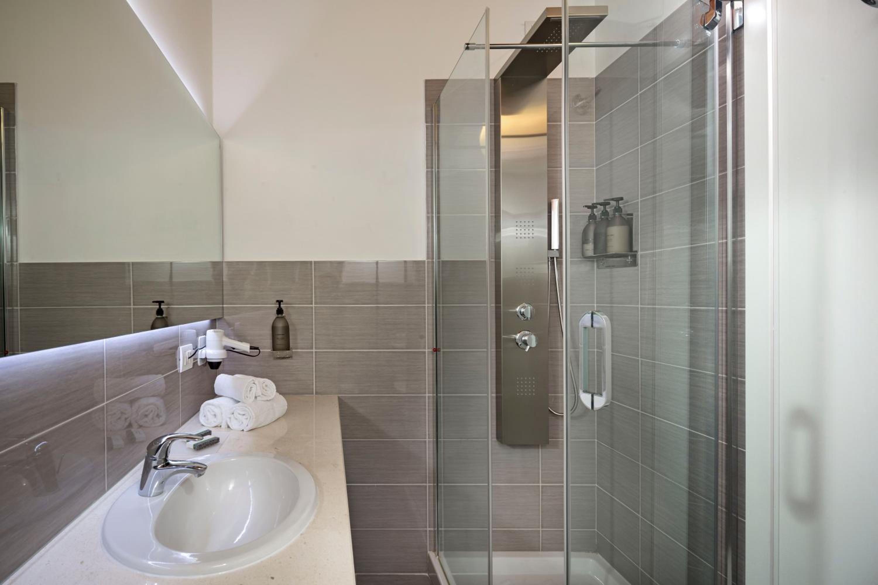 Double Room - Photo 4