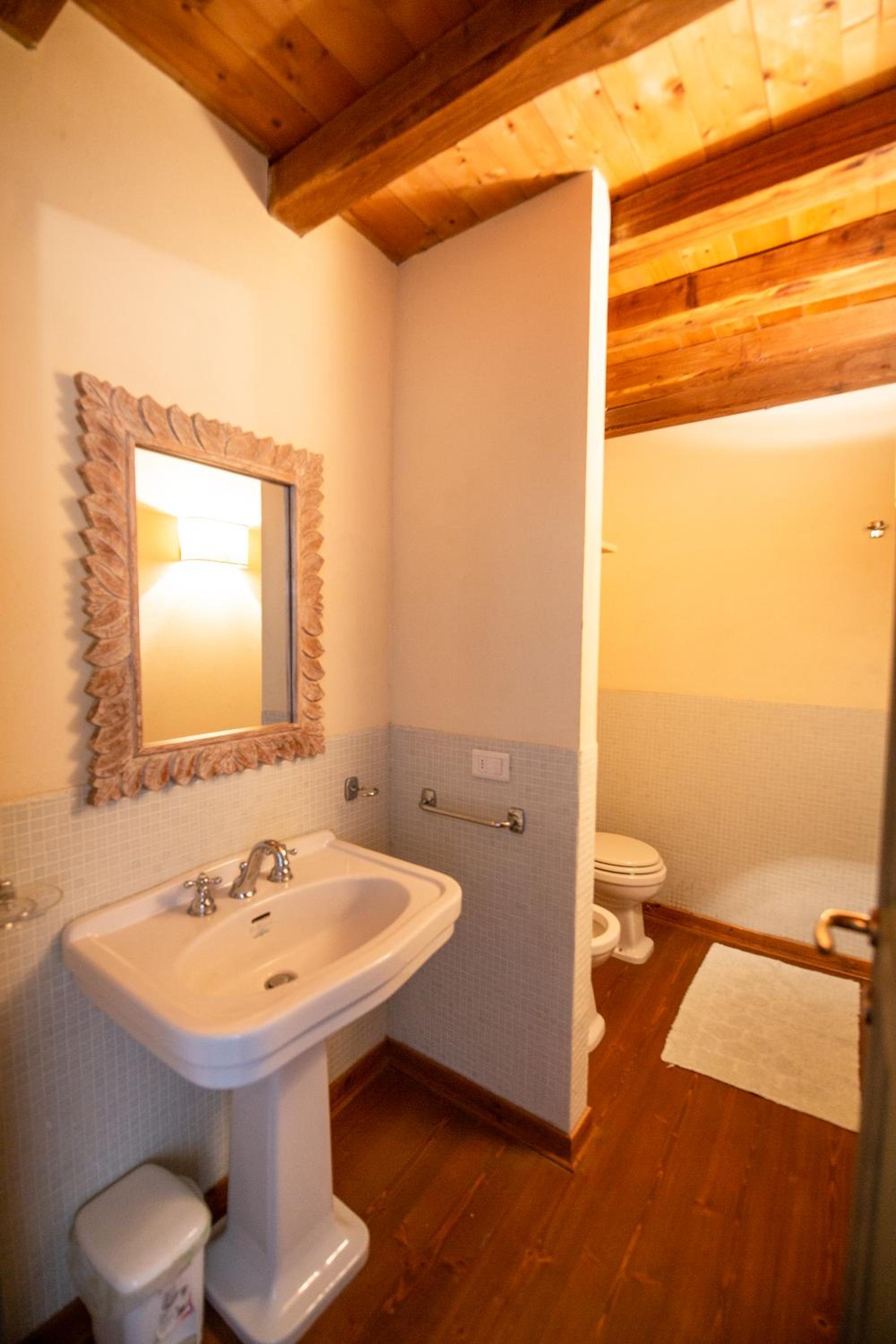 Quadruple Room with Private Bathroom photo 2