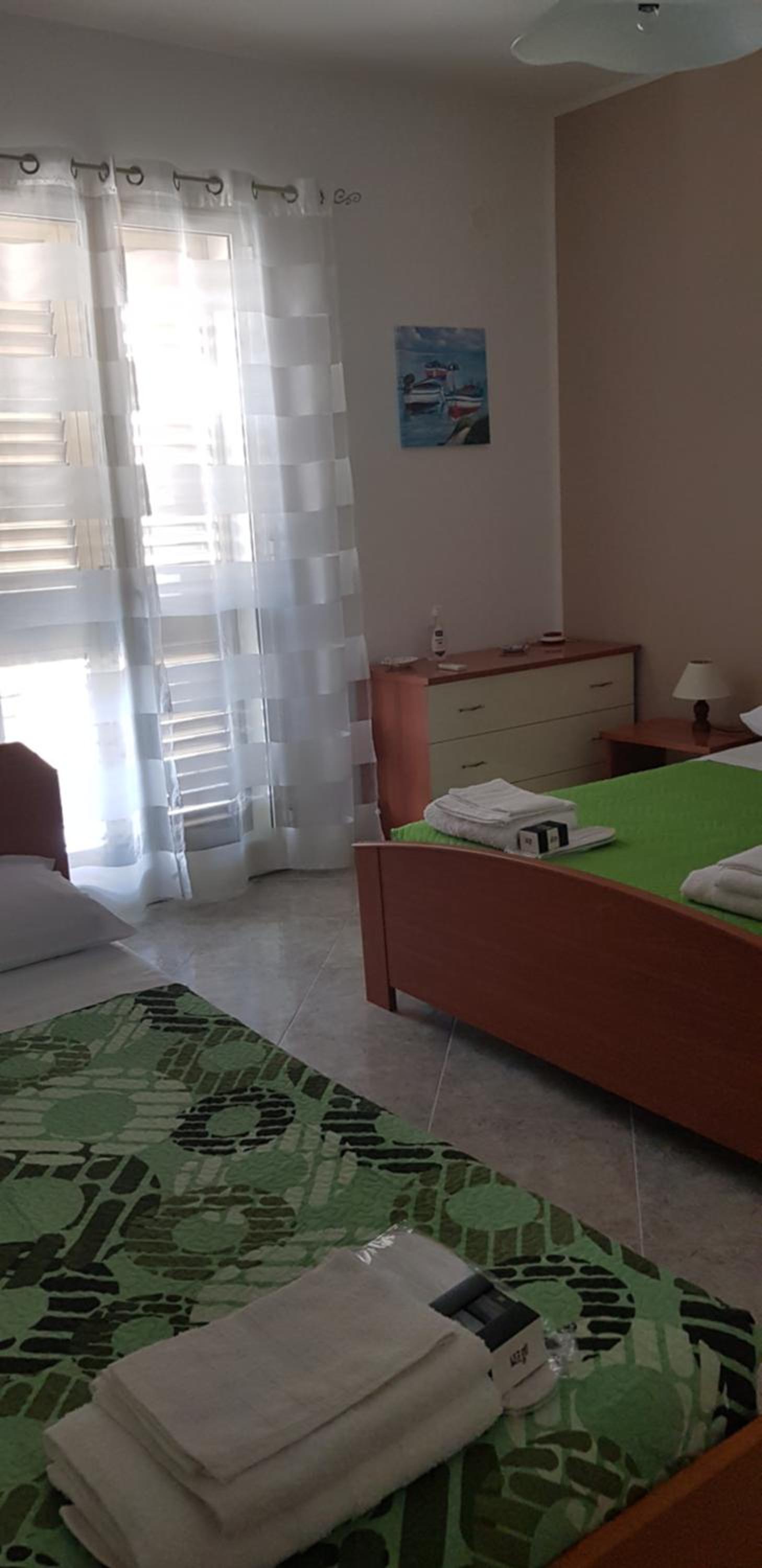 Deluxe Double Room with Balcony - Photo 14
