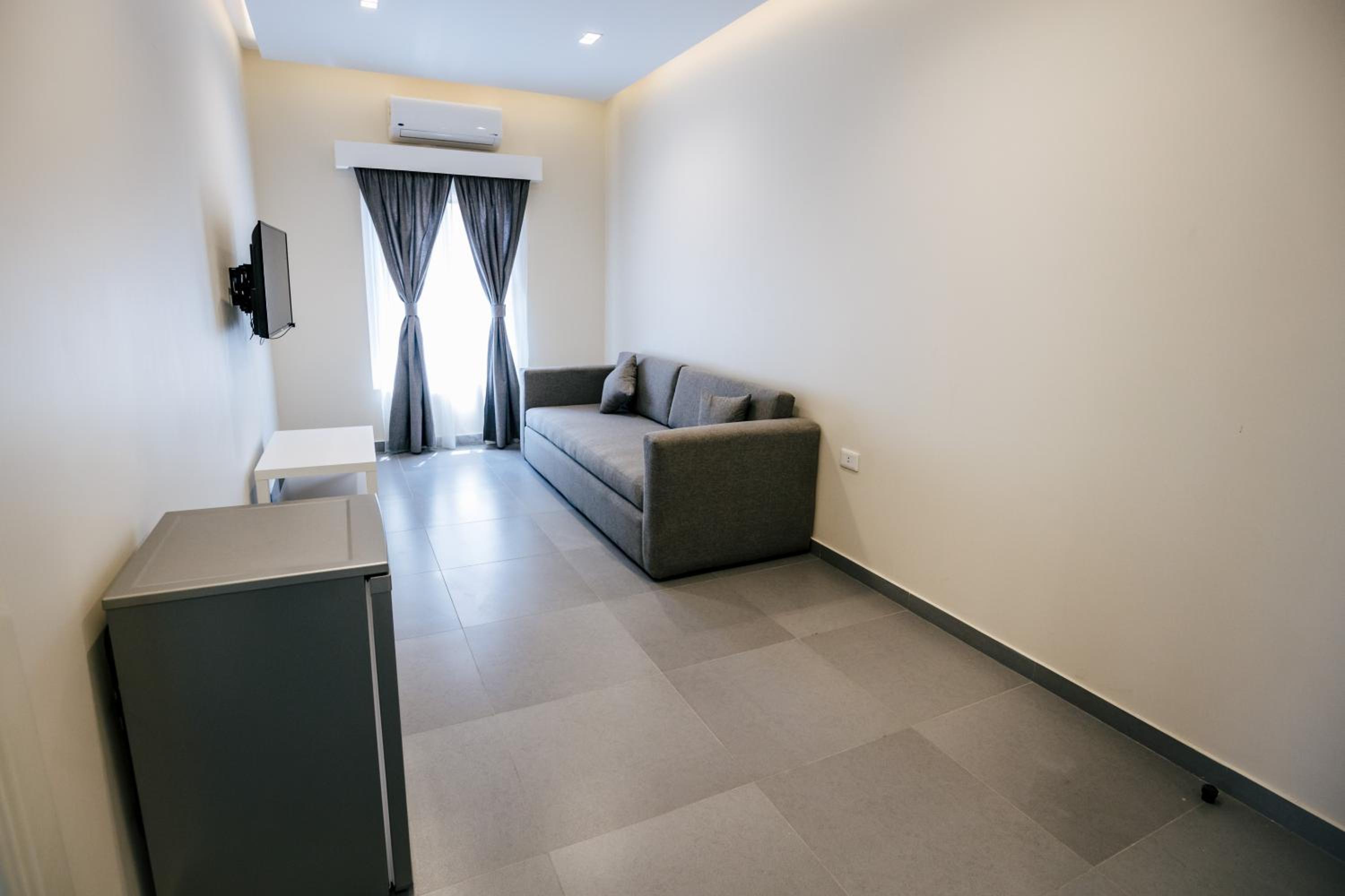 One-Bedroom Apartment - Photo 30