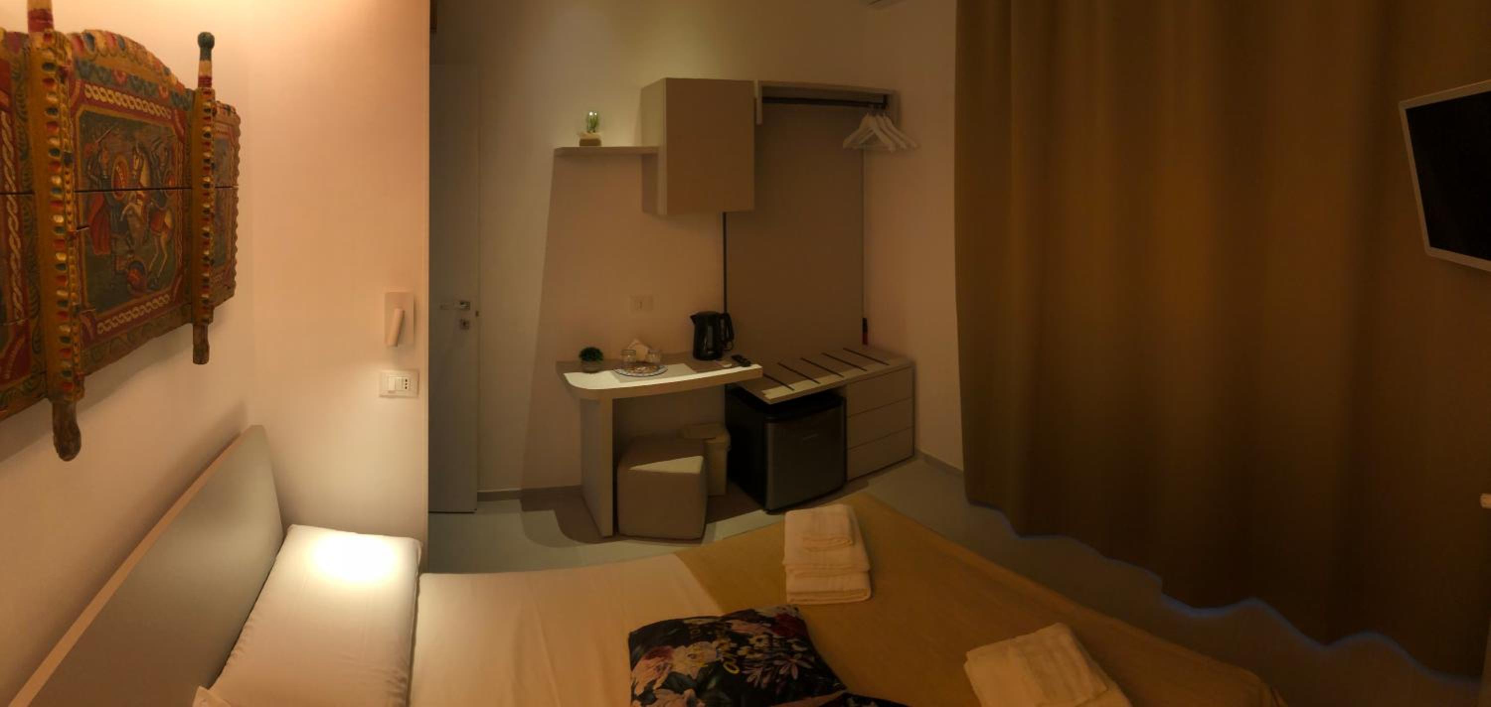 Double Room with Private Bathroom photo 2