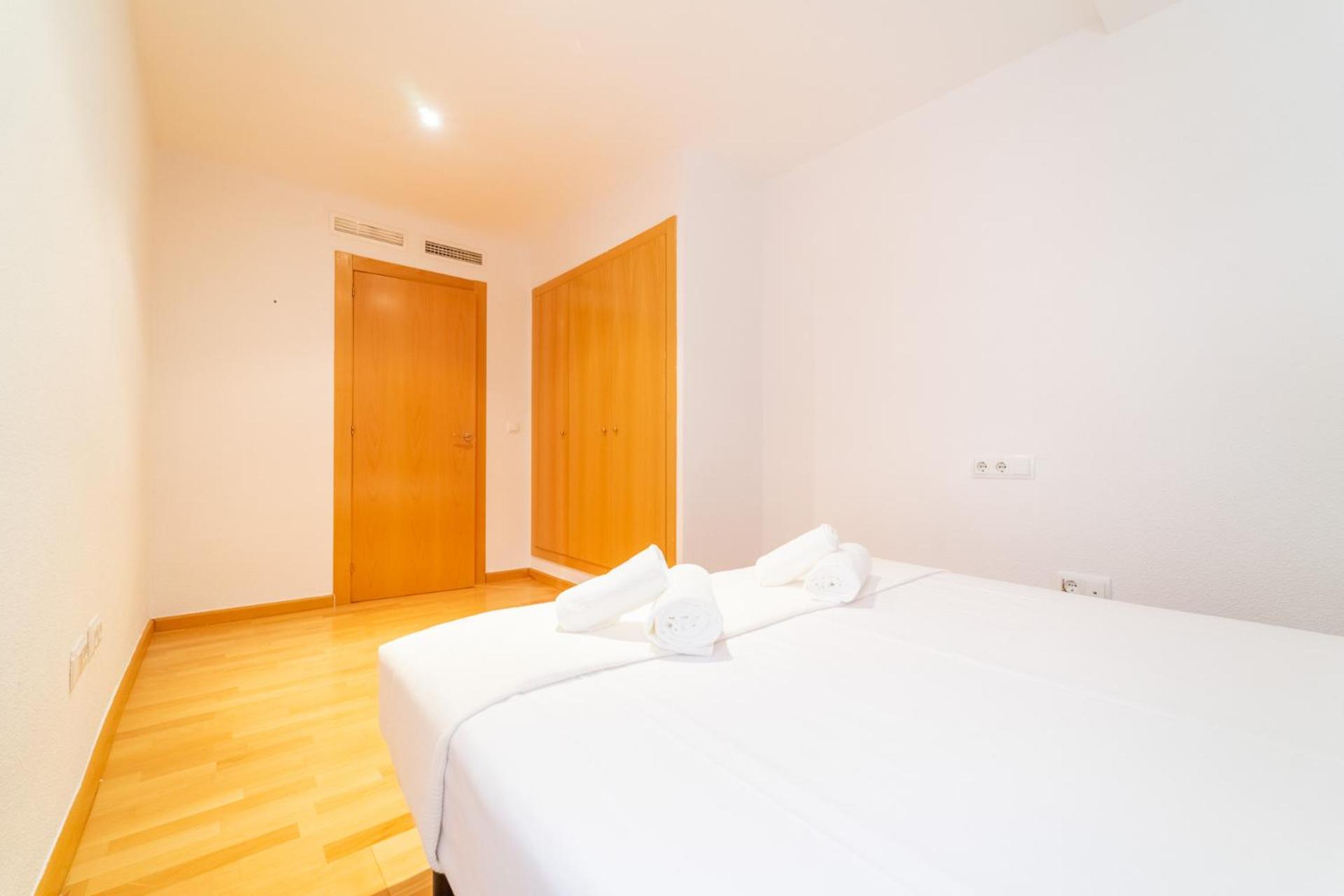 Apartment with Balcony - Photo 17