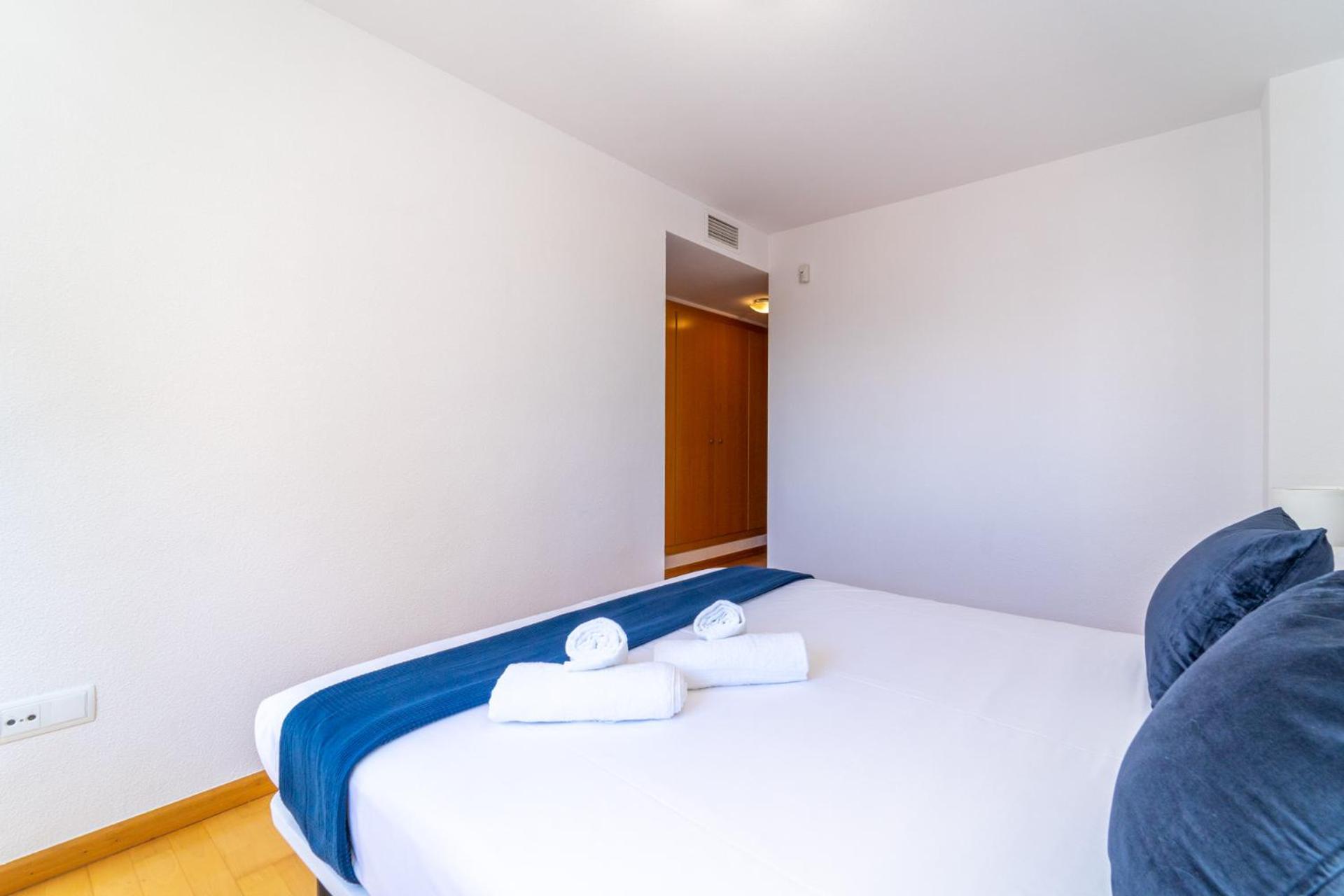 Apartment with Balcony - Photo 32