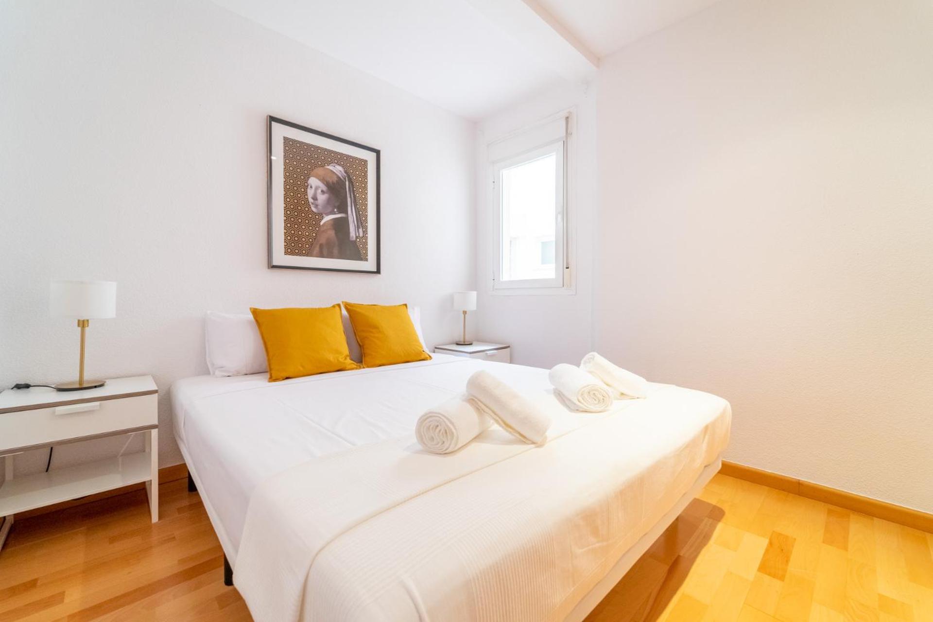 Apartment with Balcony - Photo 20