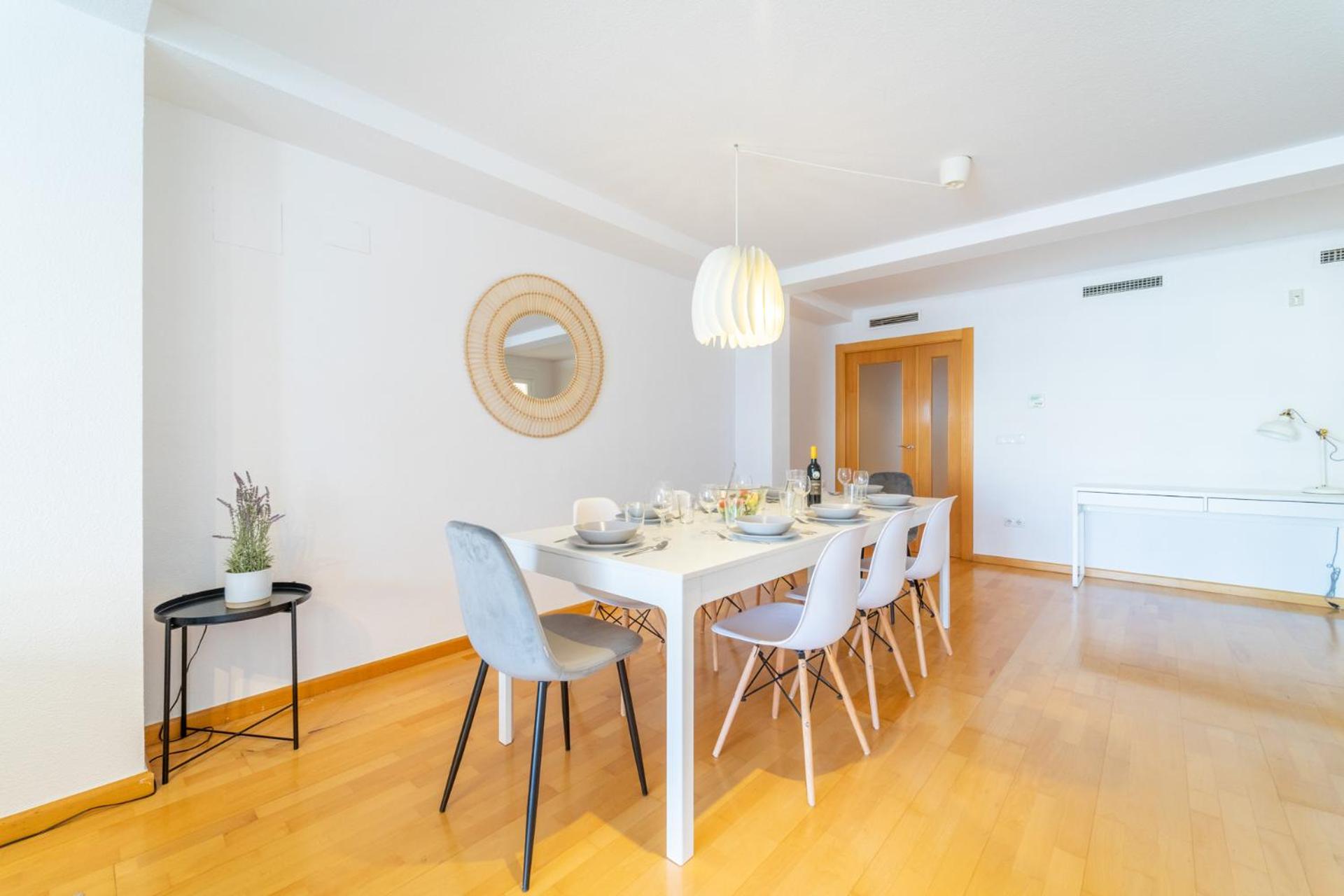 Apartment with Balcony - Photo 27