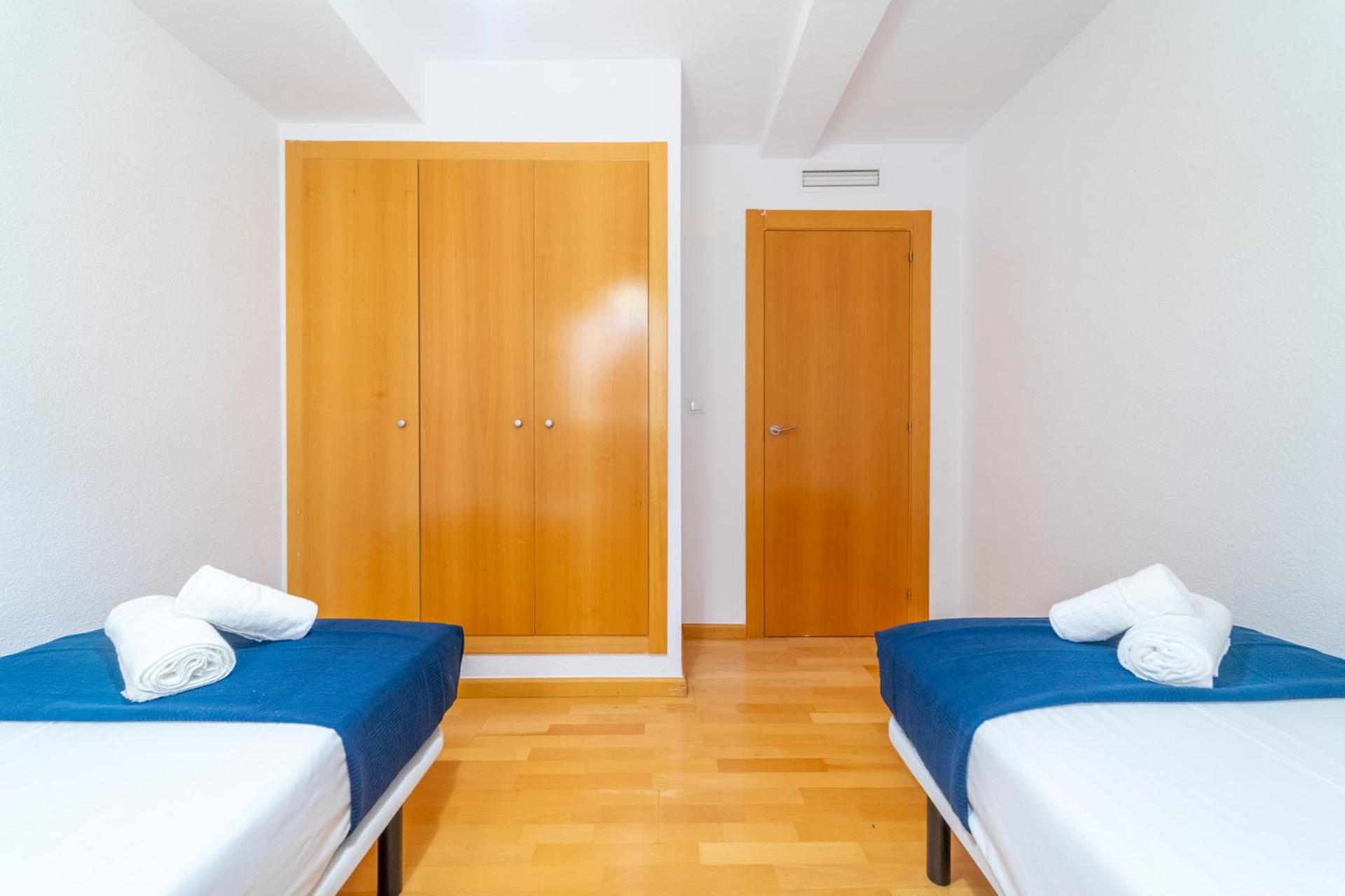 Apartment with Balcony - Photo 4