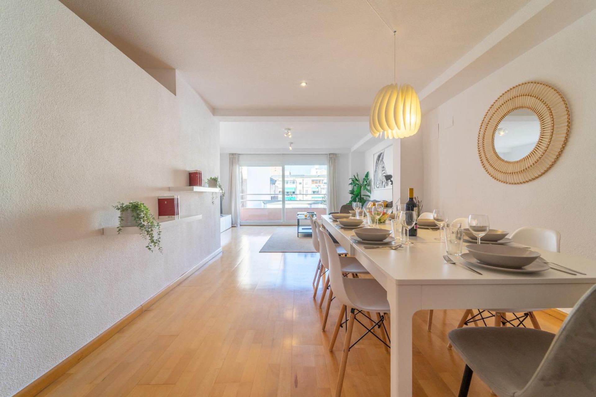 Apartment with Balcony - Photo 35