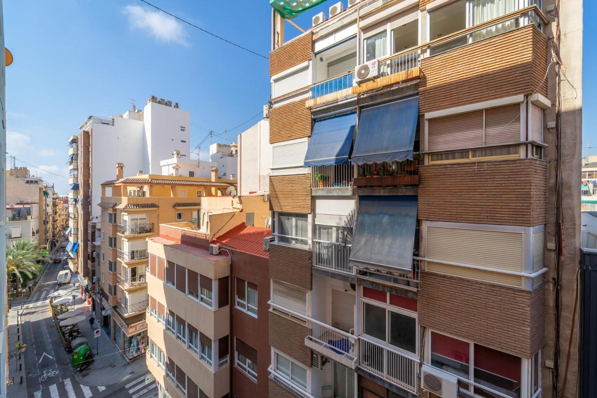 Apartment with Balcony - Photo 44