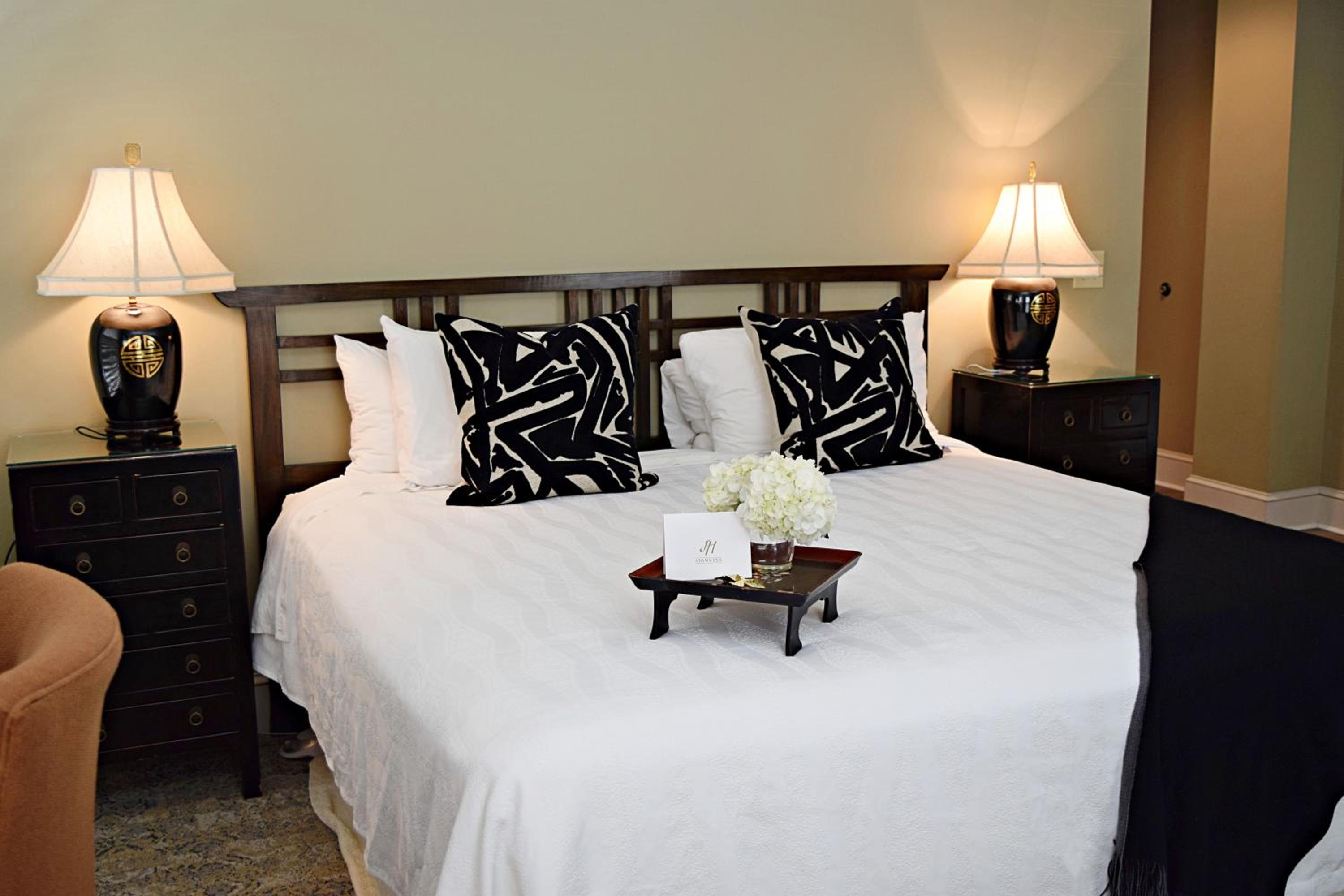 1 King Bed, Luxury Room, Non-Smoking - Photo 6
