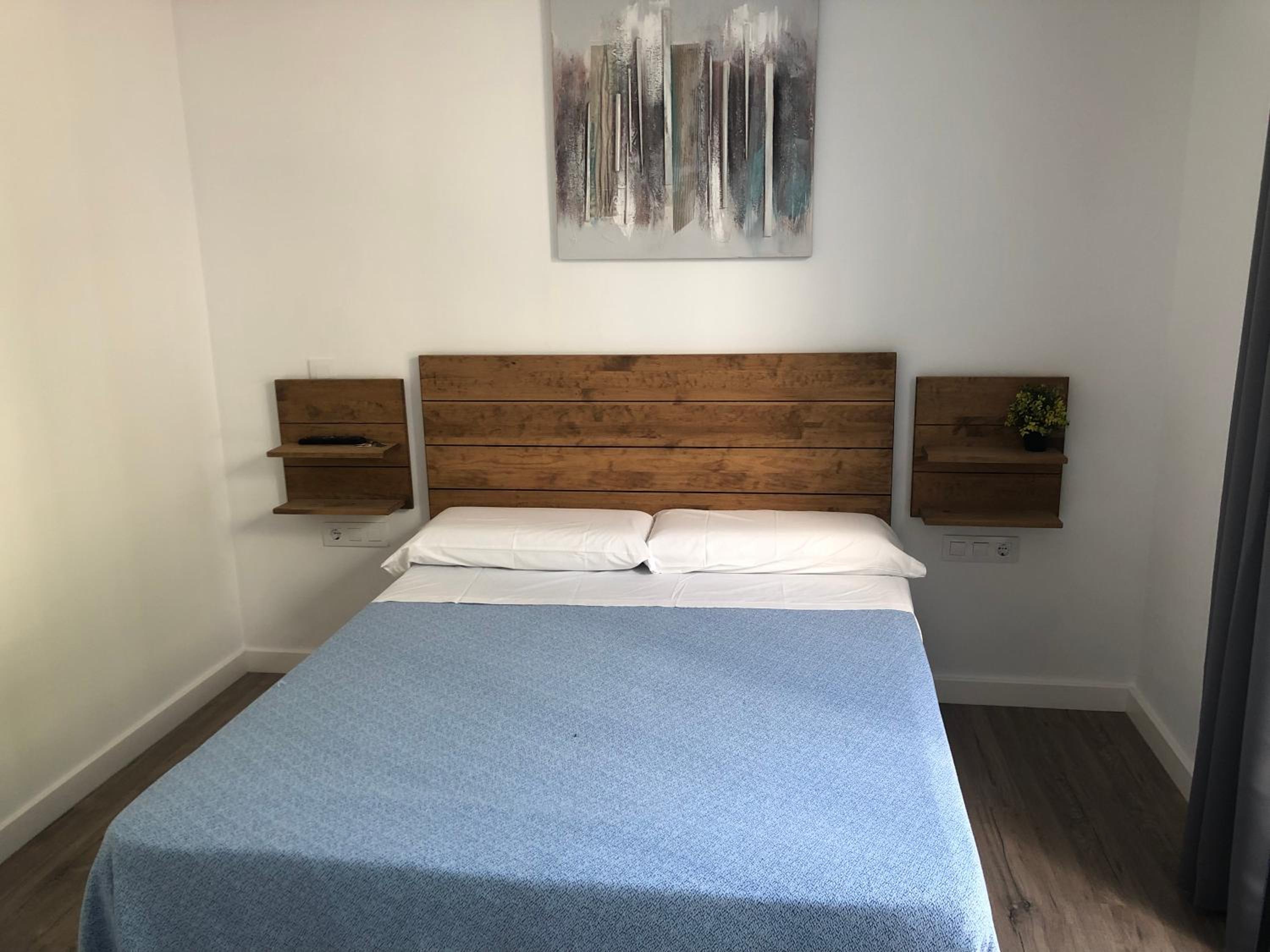 Triple Room with Terrace - Photo 12