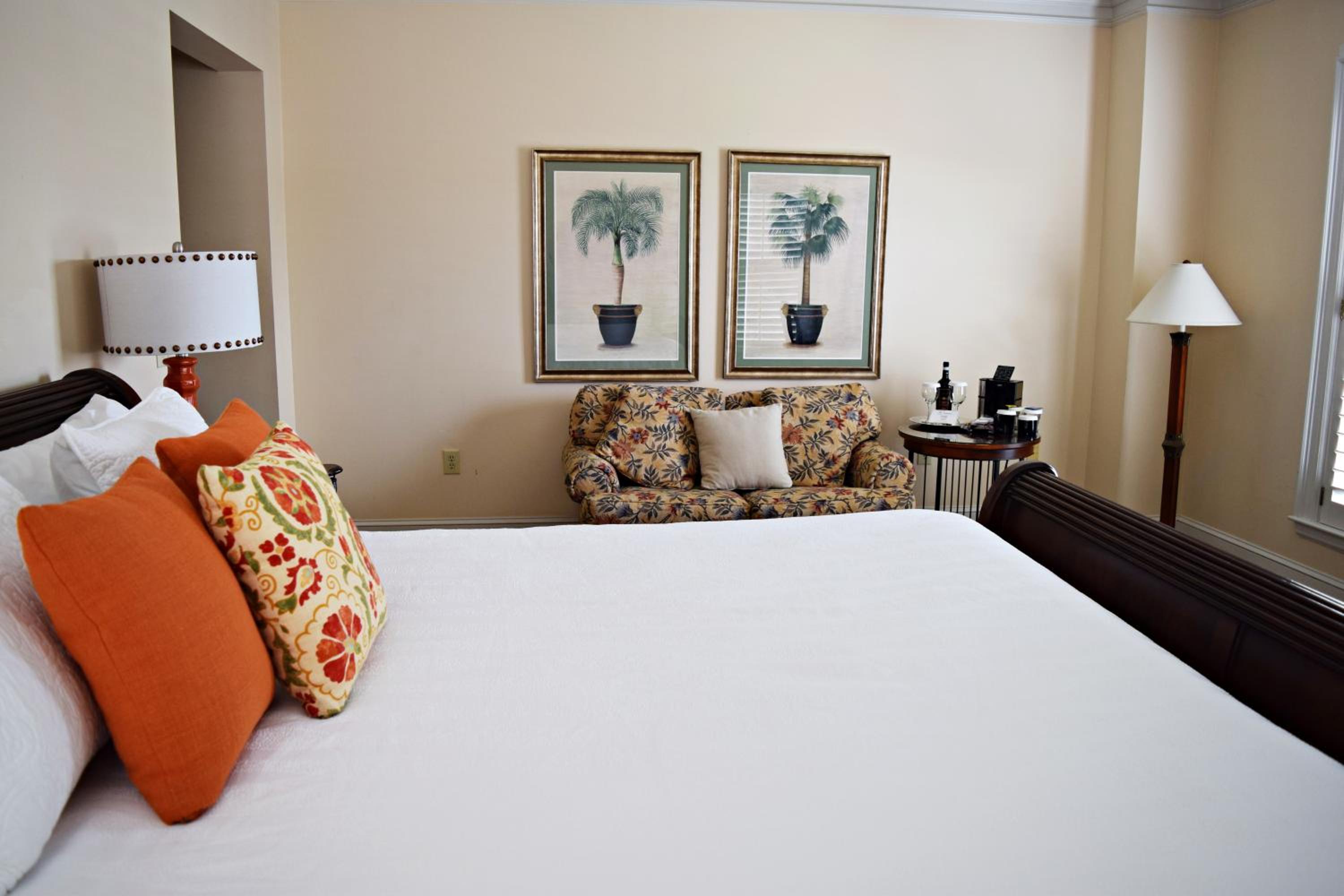 1 King Bed, Luxury Room, Non-Smoking - Photo 13