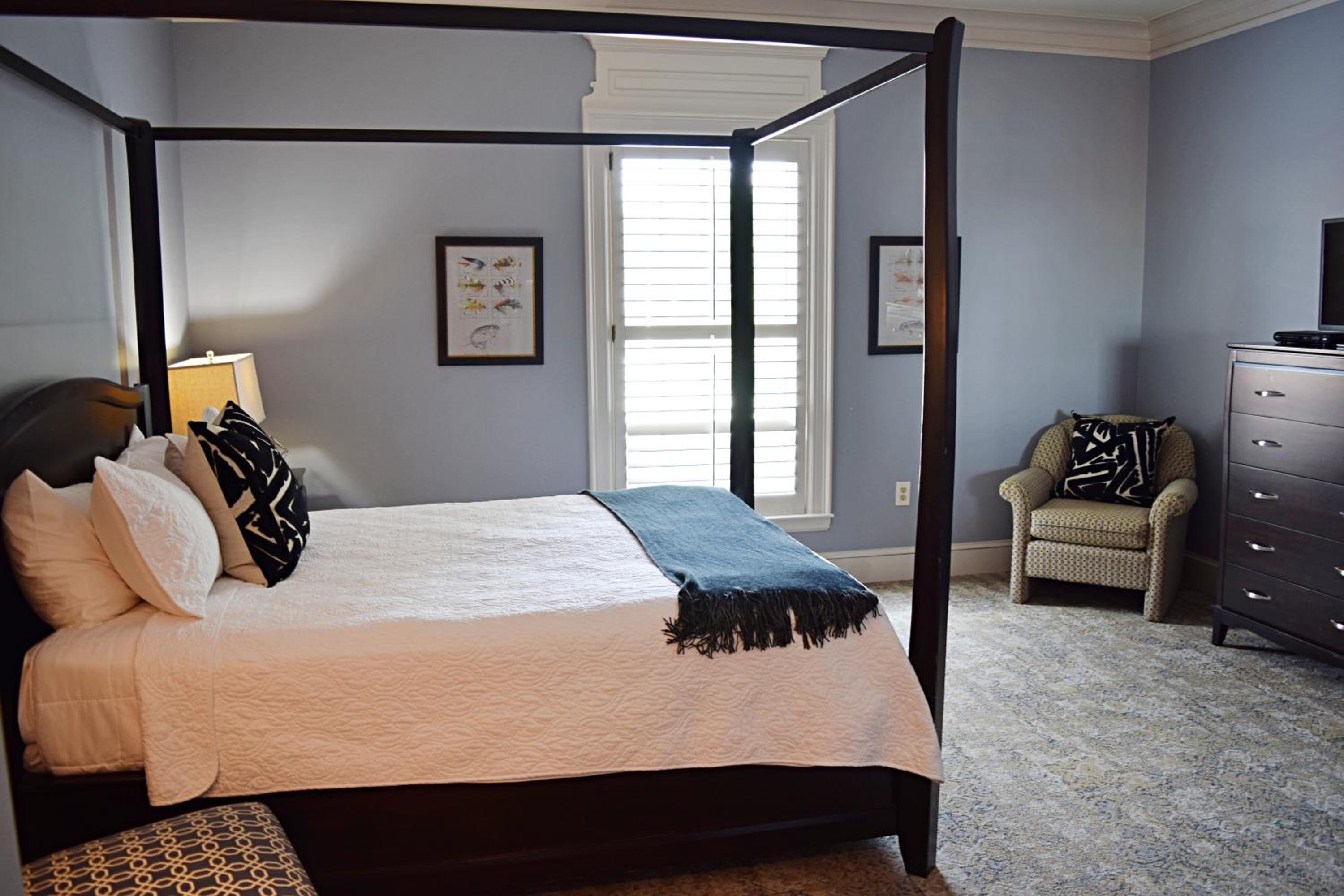 1 Queen Bed, Gallery Room, Non-Smoking - Photo 5