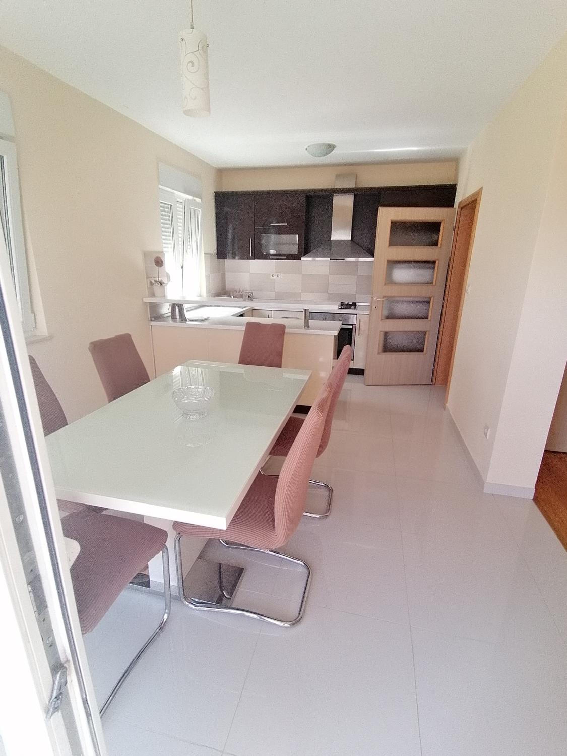 Three-Bedroom Apartment - Photo 21
