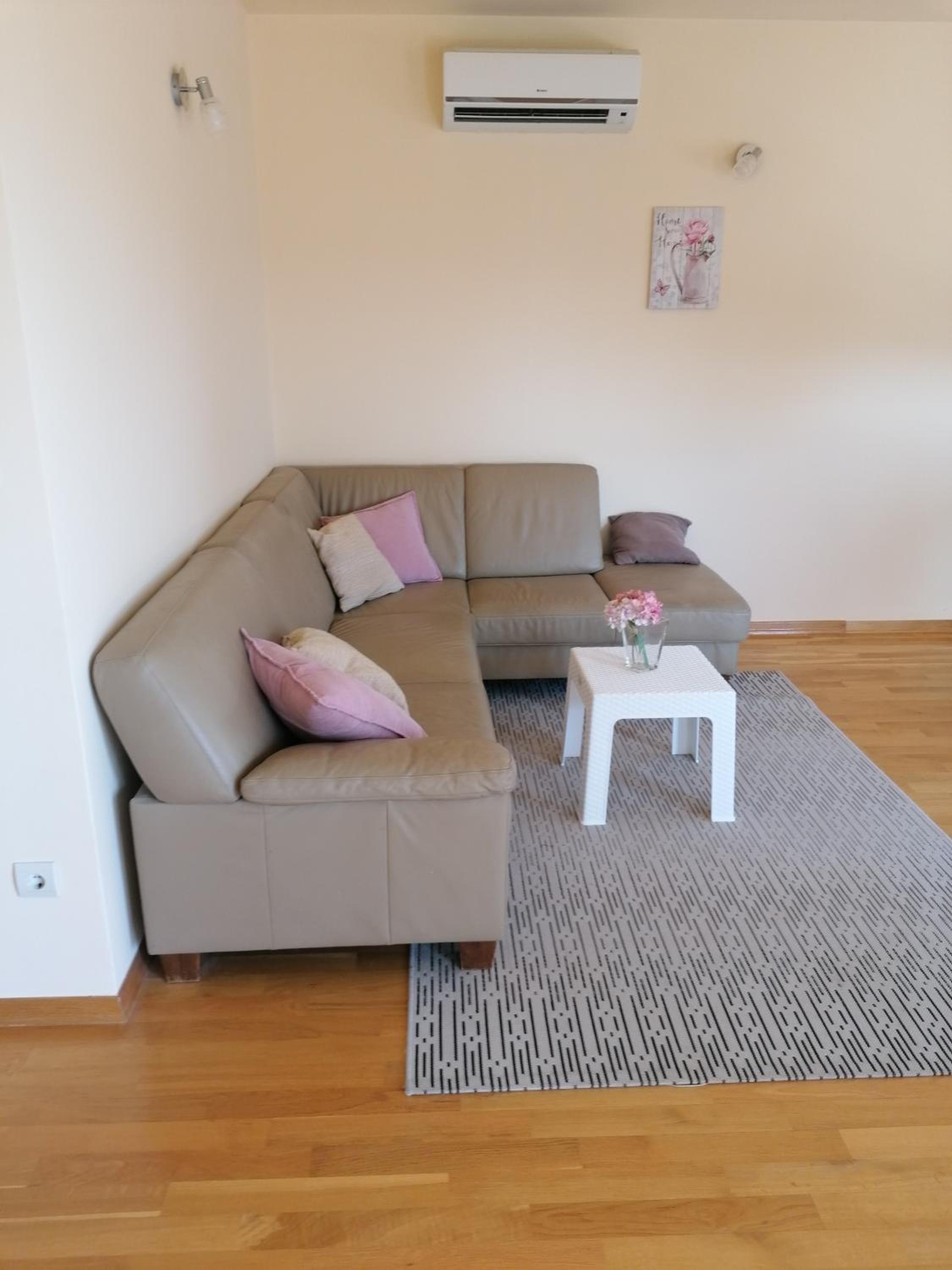 Three-Bedroom Apartment - Photo 6