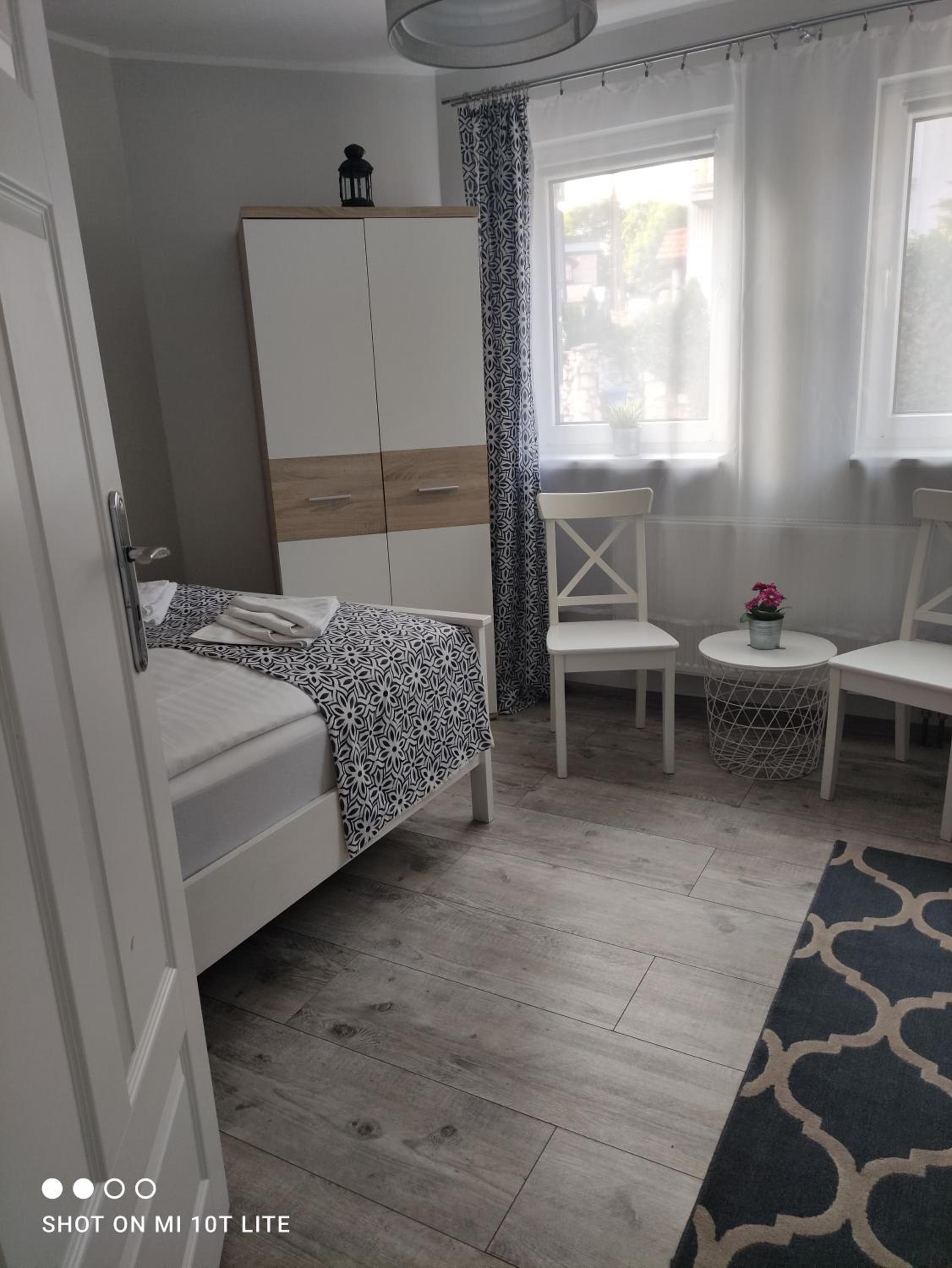 Apartment photo 2