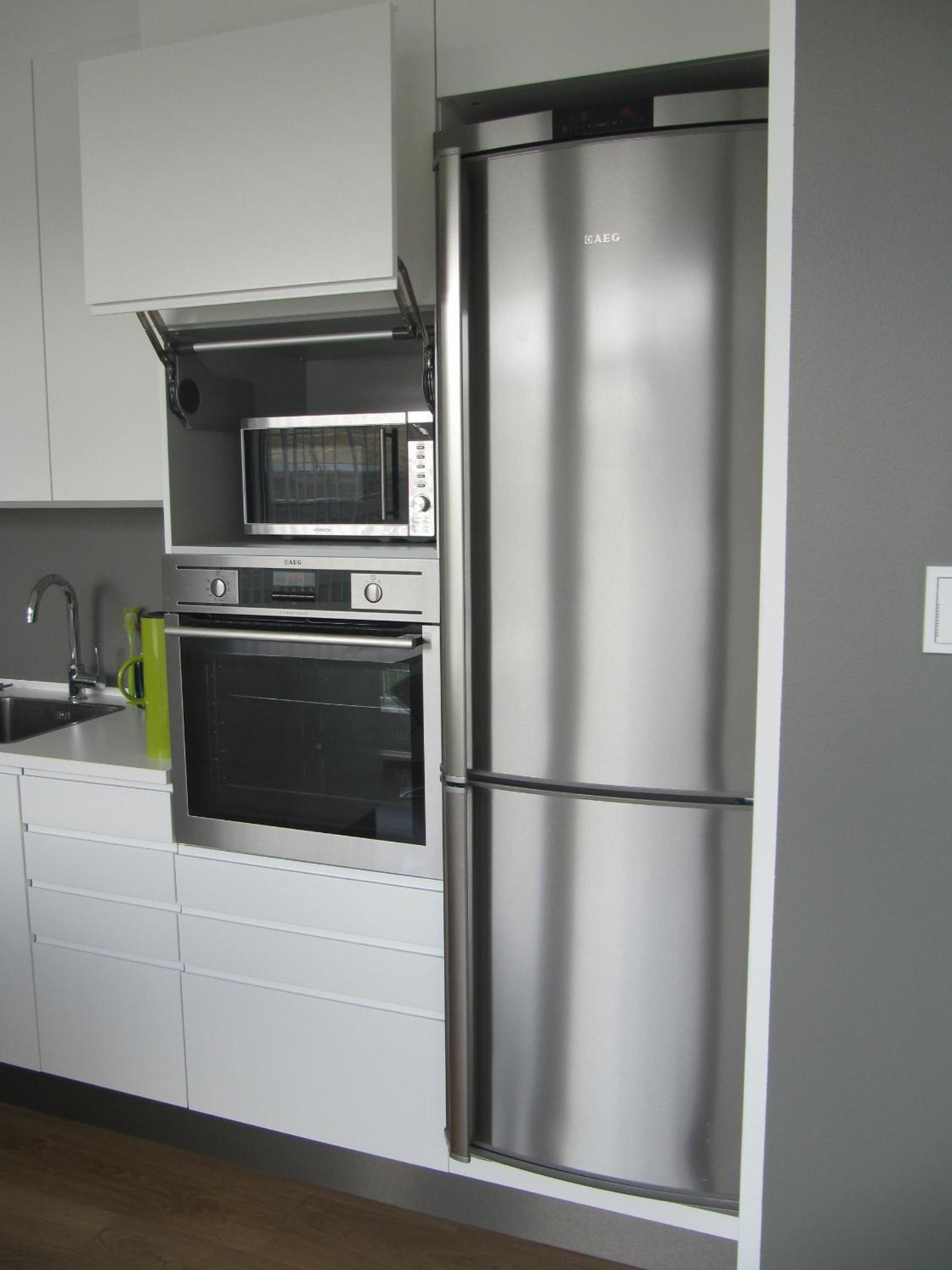 Three Bedroom Apartment with Balcony photo 2