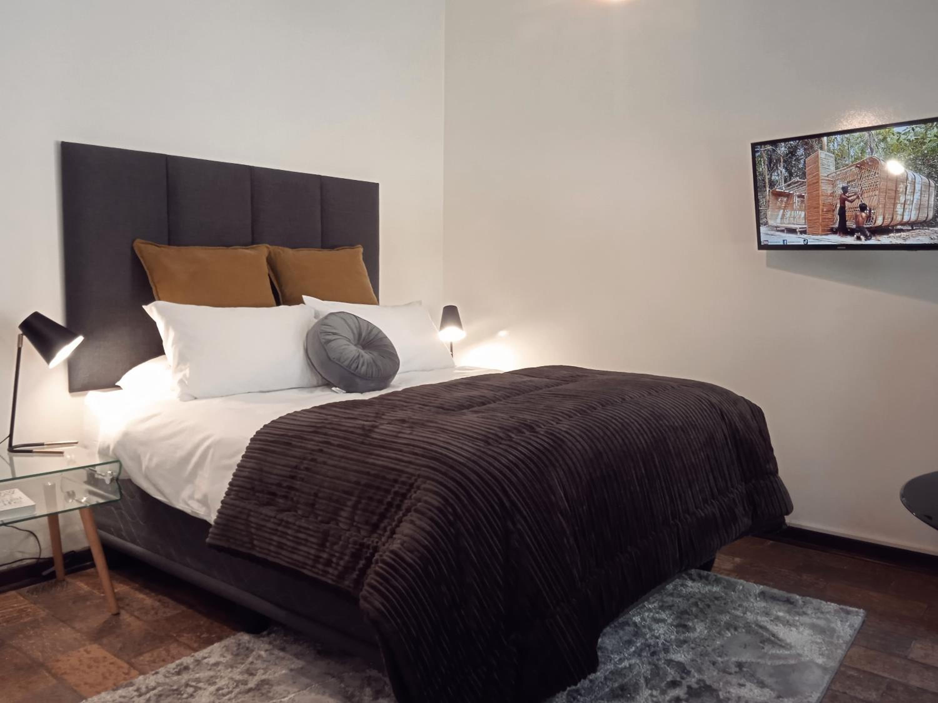 Budget Double Room - Photo 2