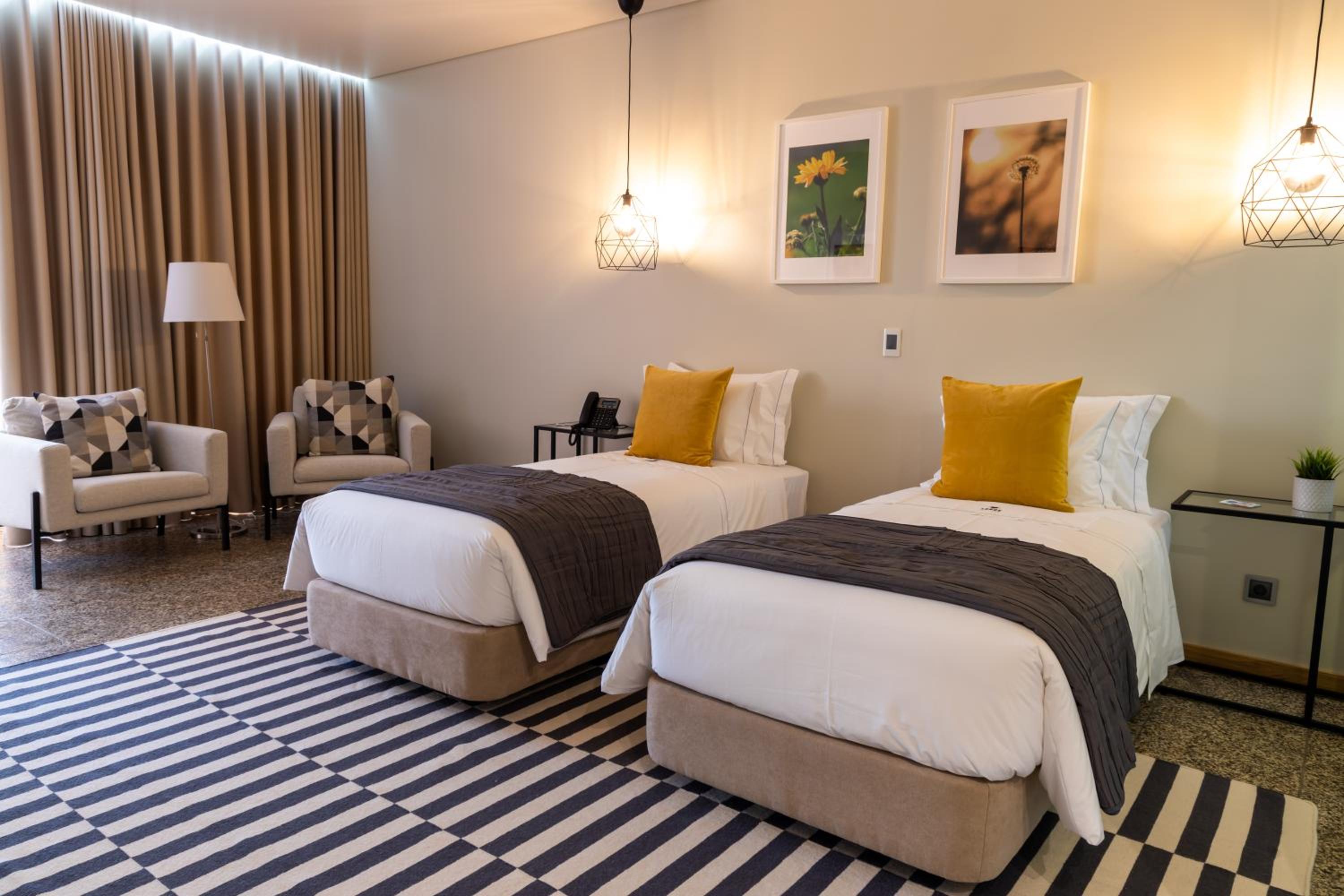 Twin Room - Photo 8