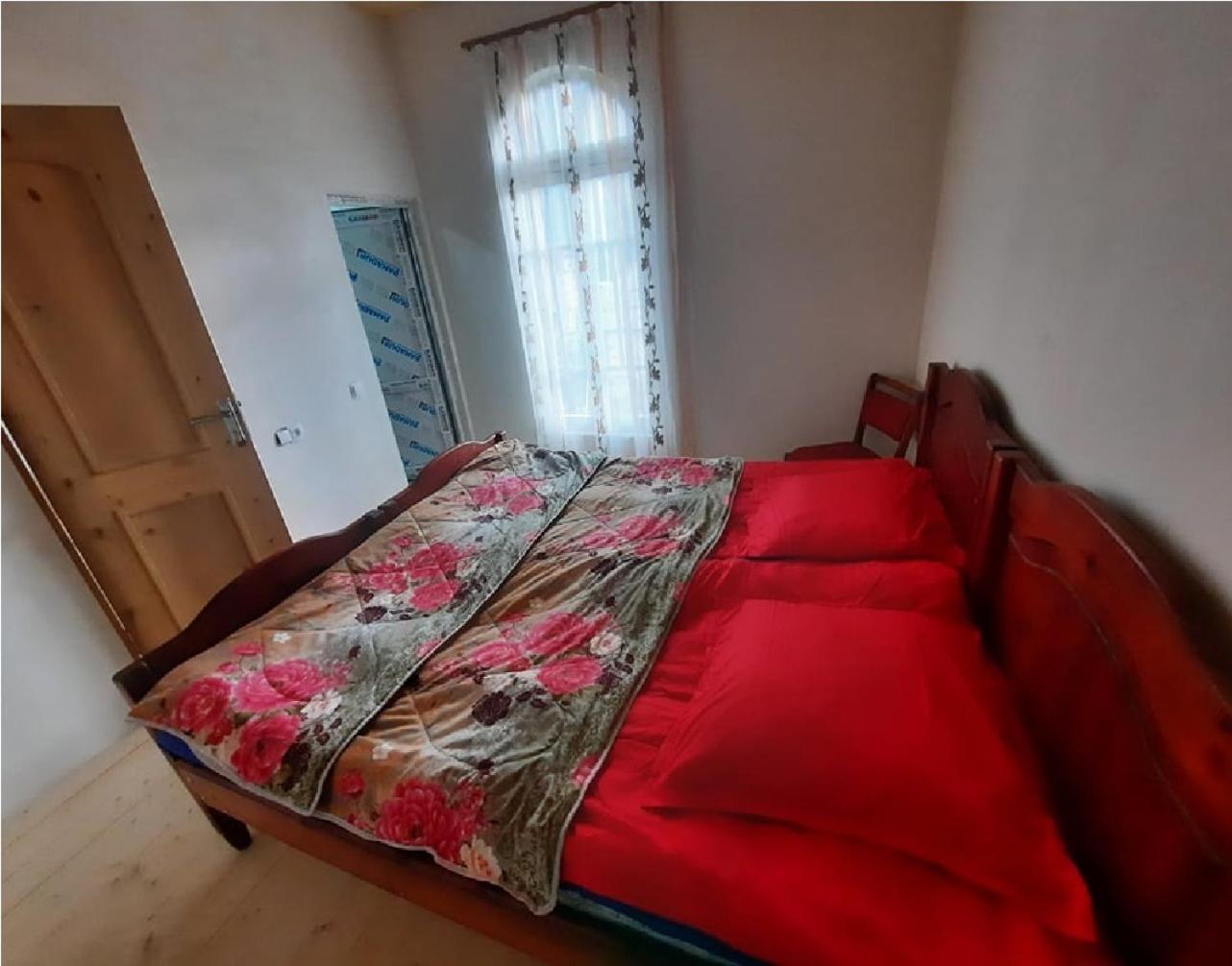 Double Room with Shared Bathroom photo 1