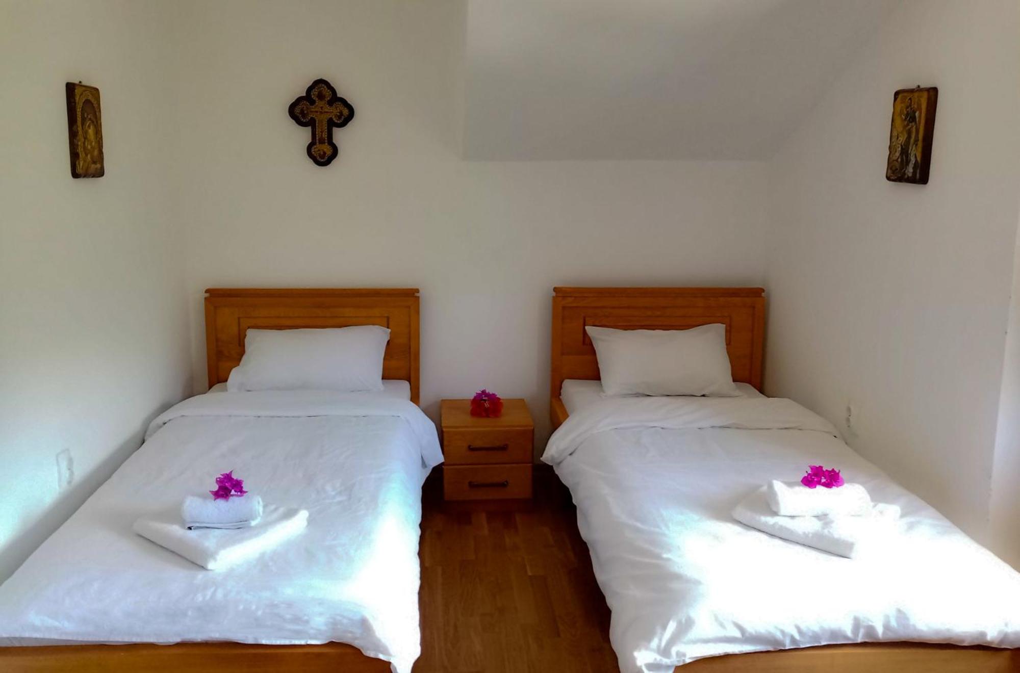 Double Room with Mountain View - Photo 8