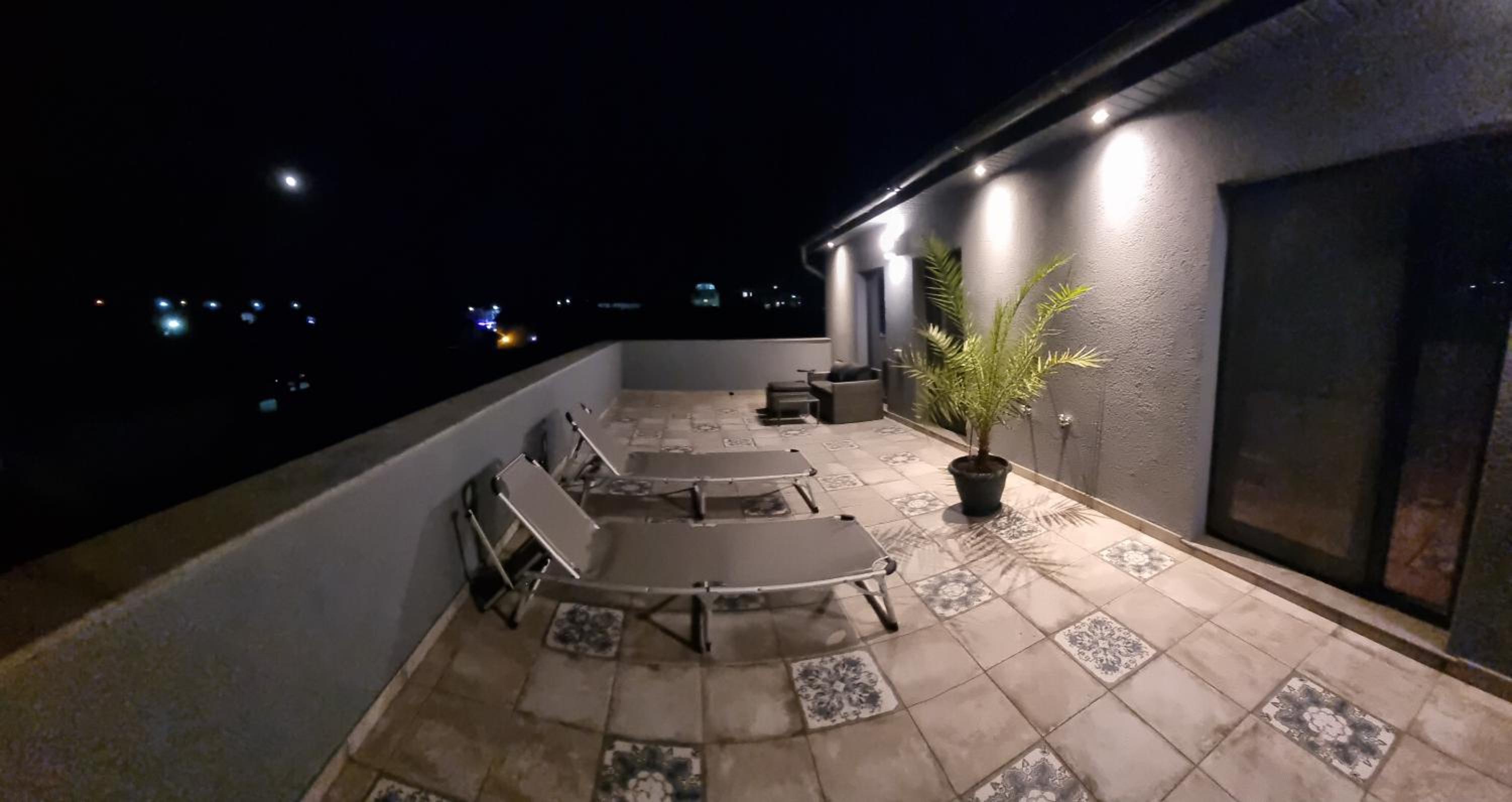 King Room with Balcony photo 2