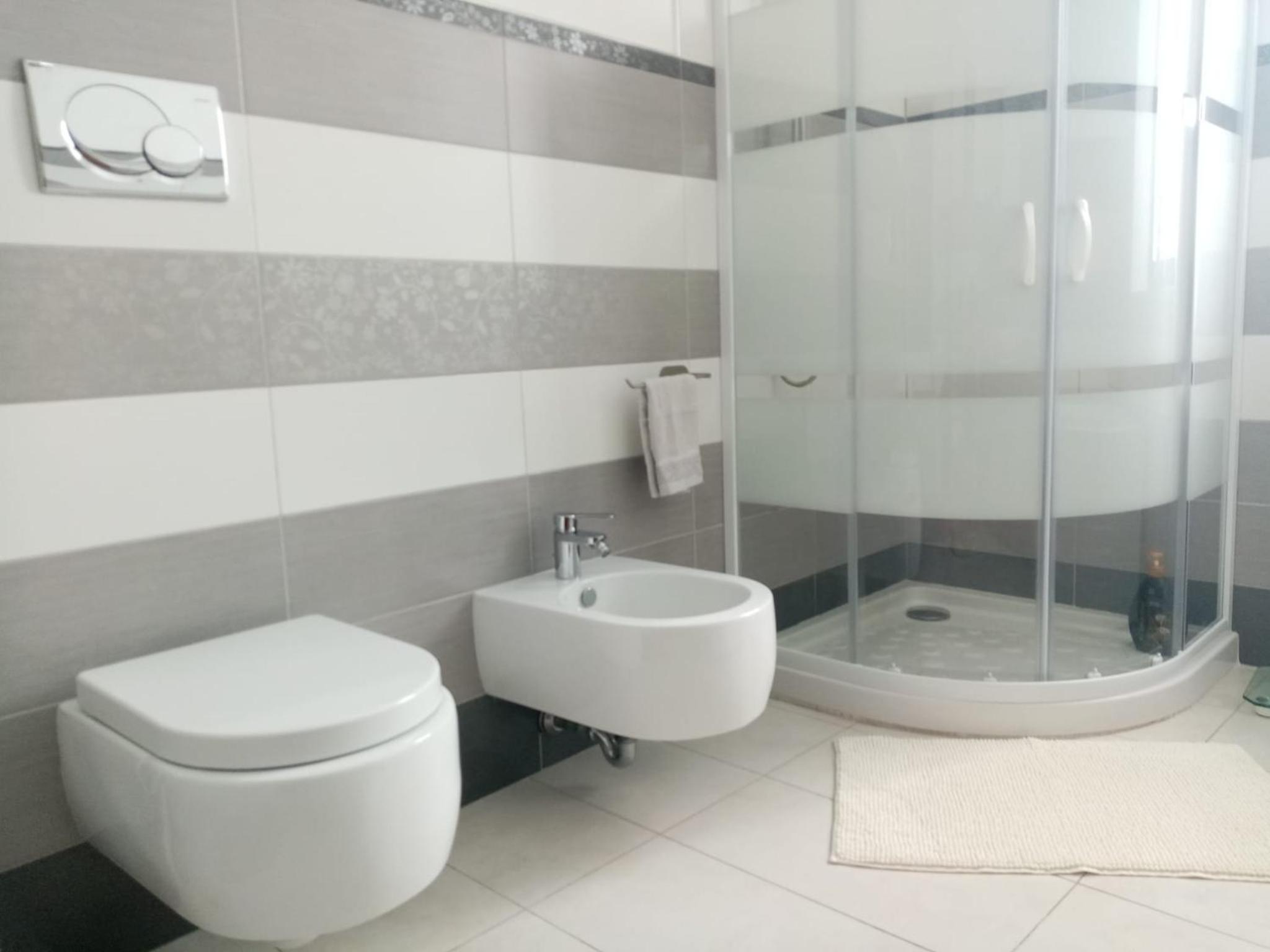 Double Room - Photo 4