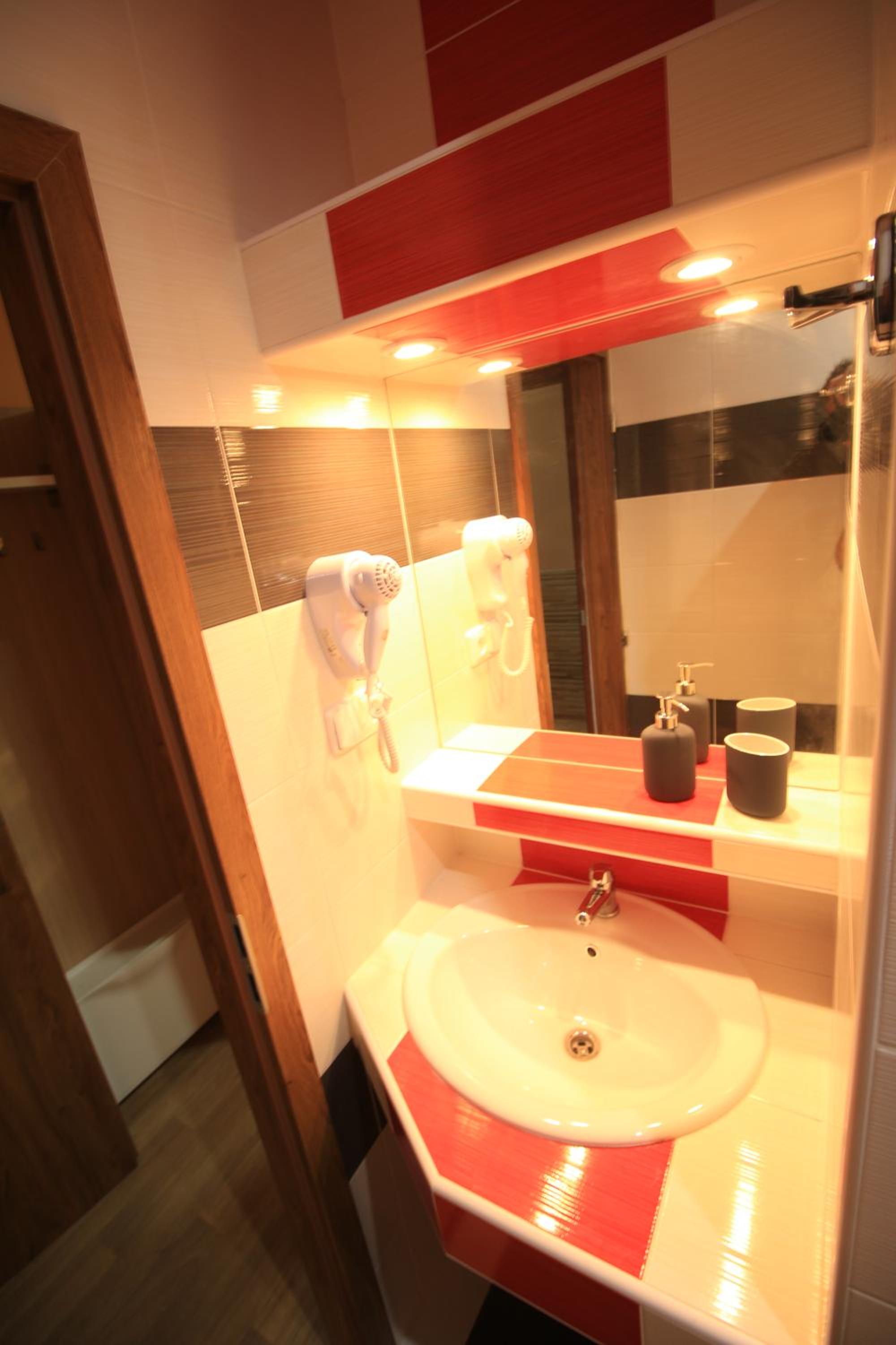 Deluxe Twin Room photo 2