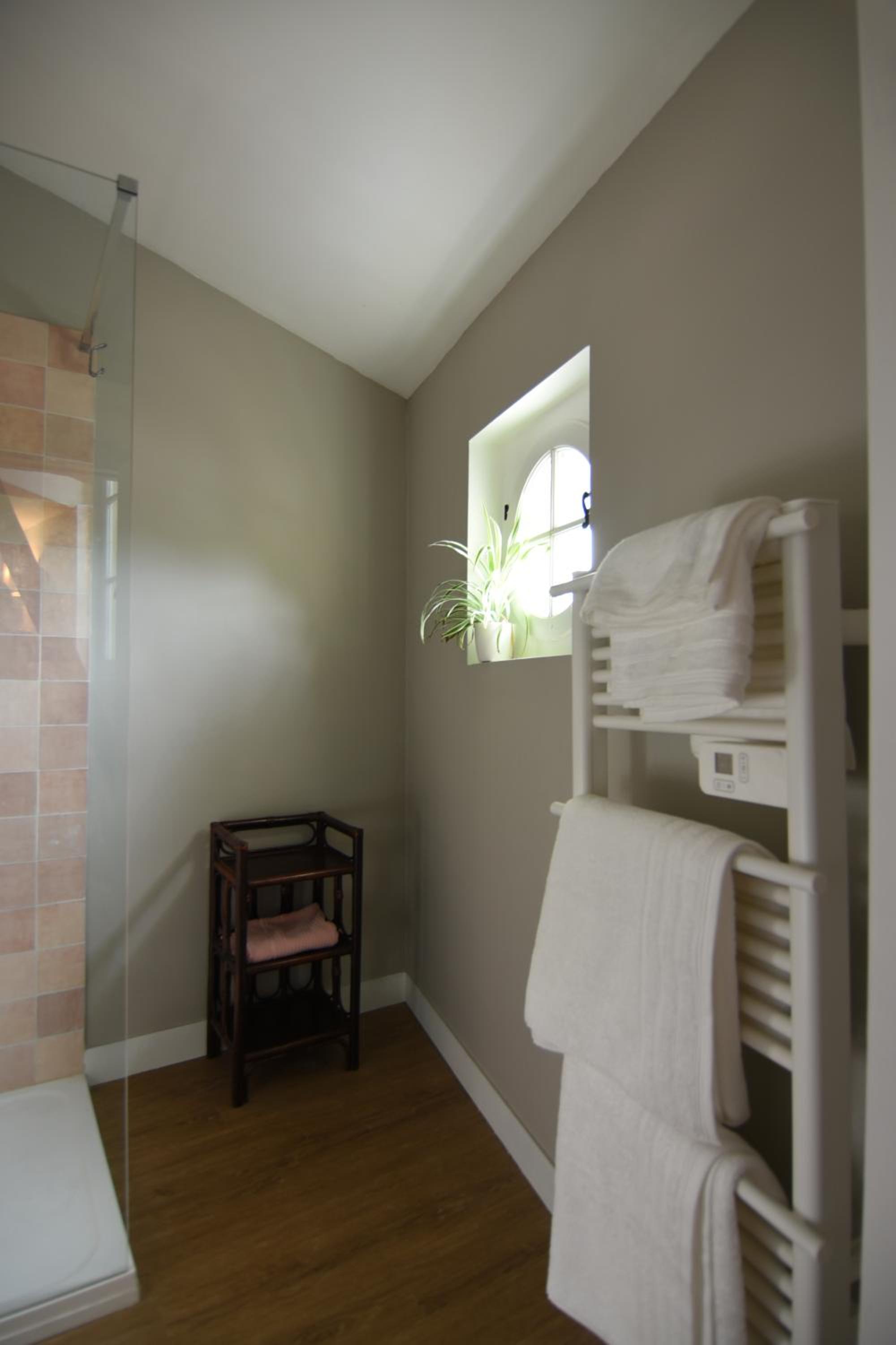 Triple Room with Private Bathroom - Photo 8