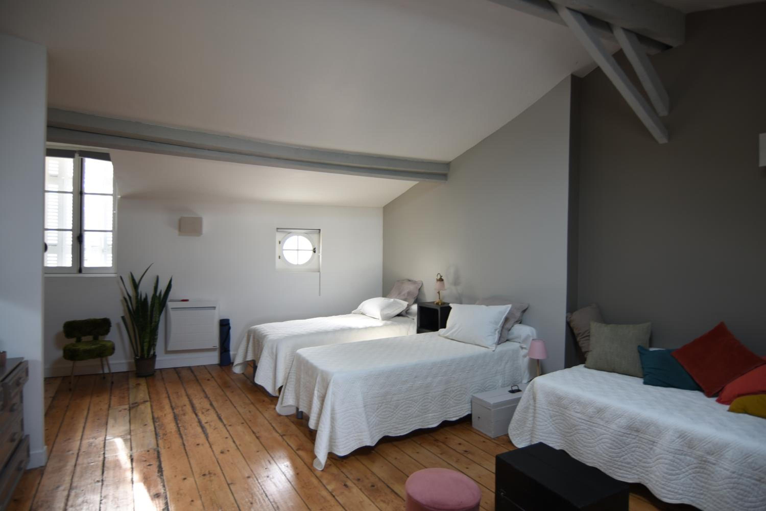Triple Room with Private Bathroom - Photo 7