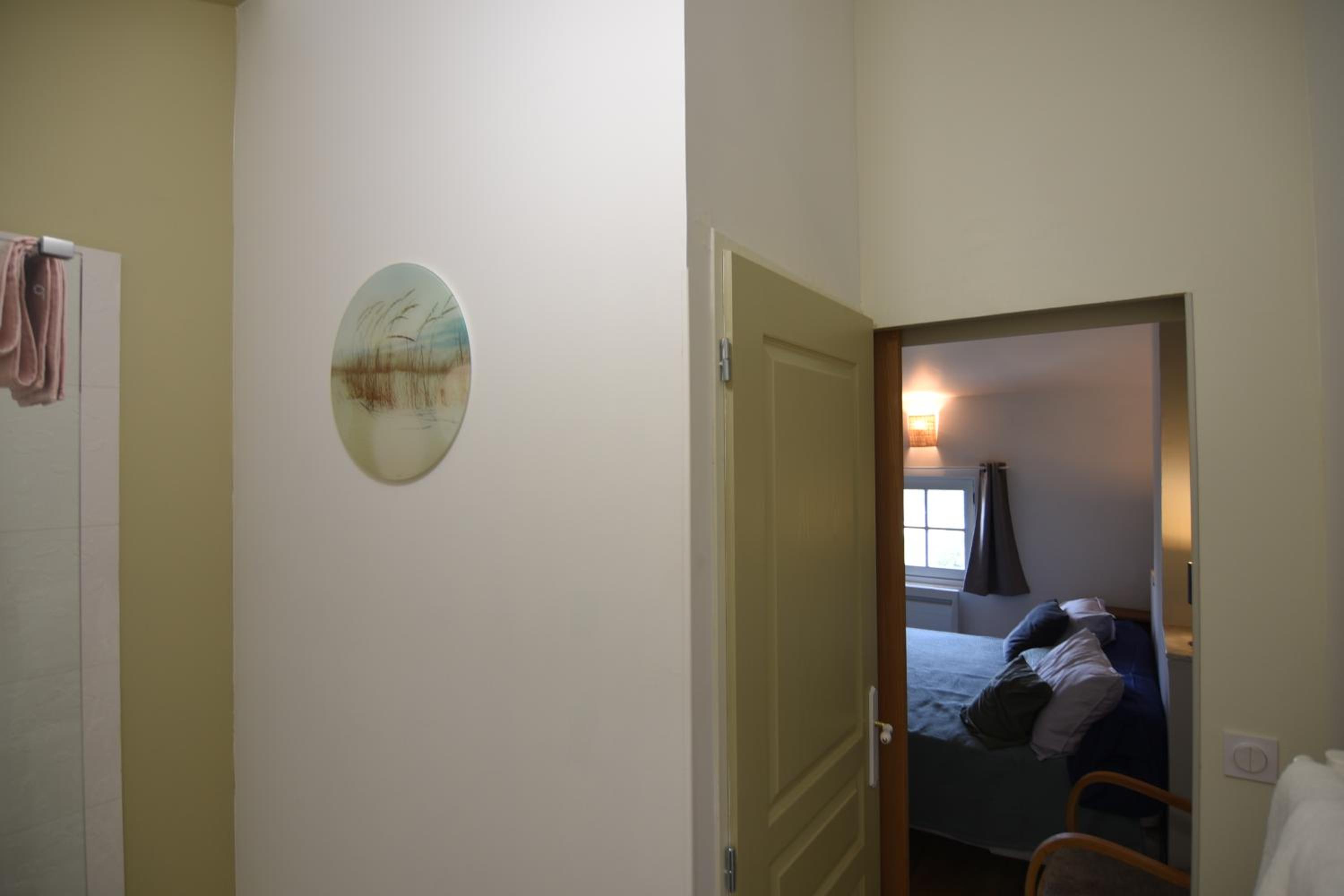 Double or Twin Room with Garden View - Photo 7