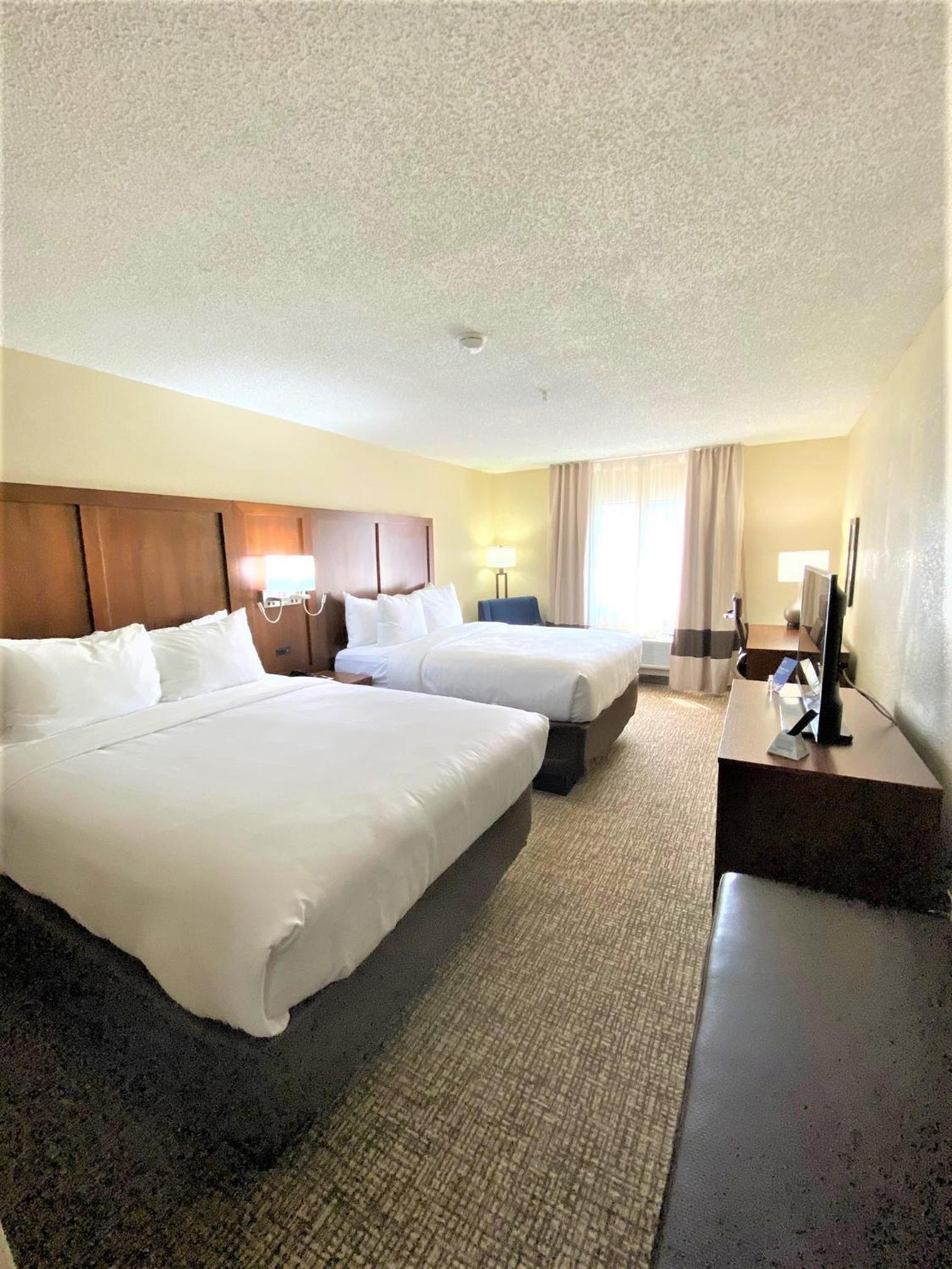 Standard Queen Room with Two Queen Beds - Non Smoking  - Photo 1