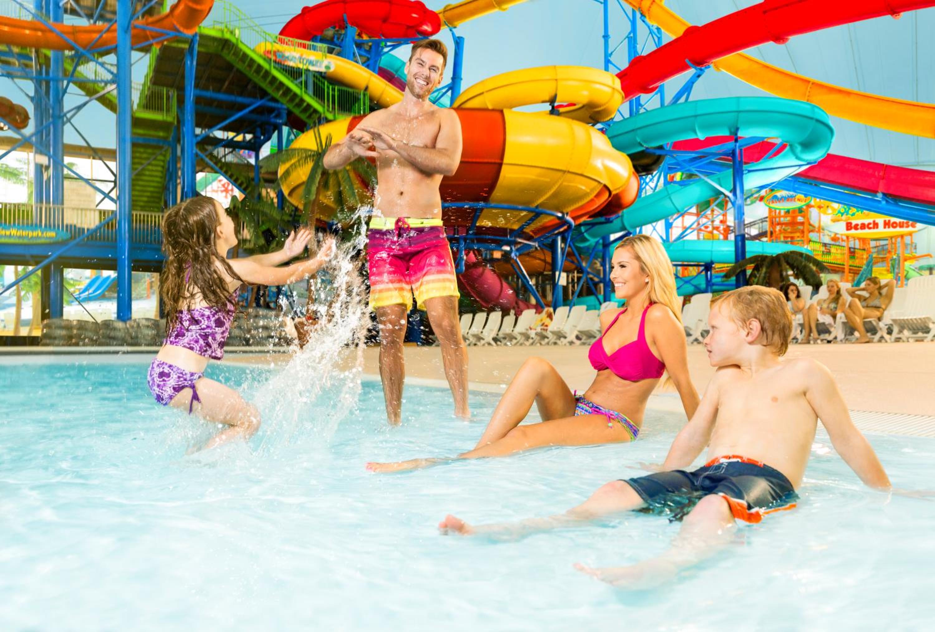 Deluxe Family Bunk Bed Suite and 4 Waterpark Passes thumbnail 5