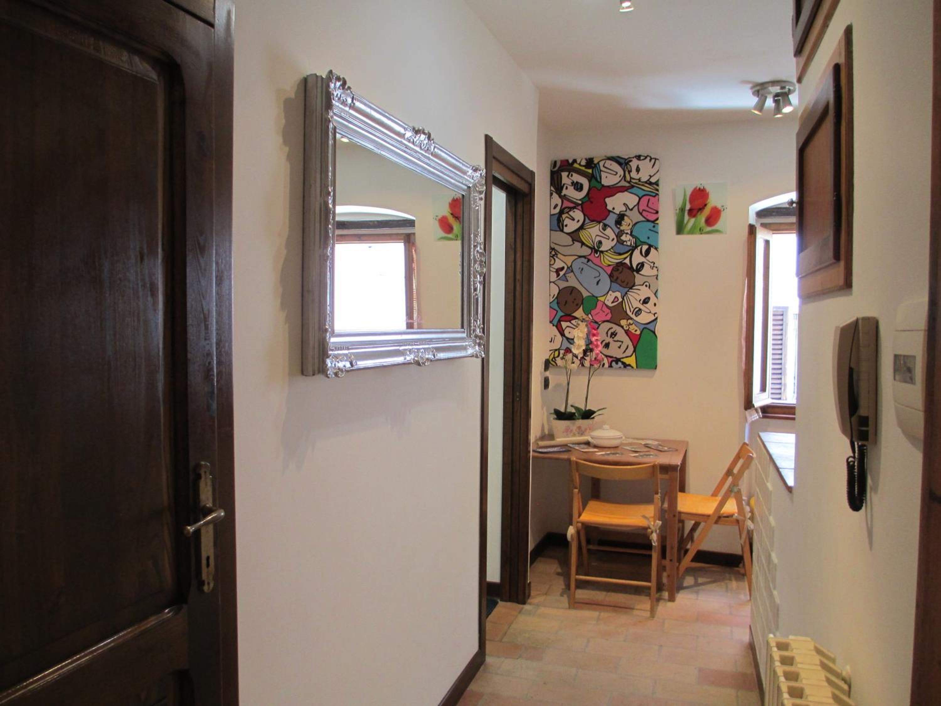 One-Bedroom Apartment - Photo 2