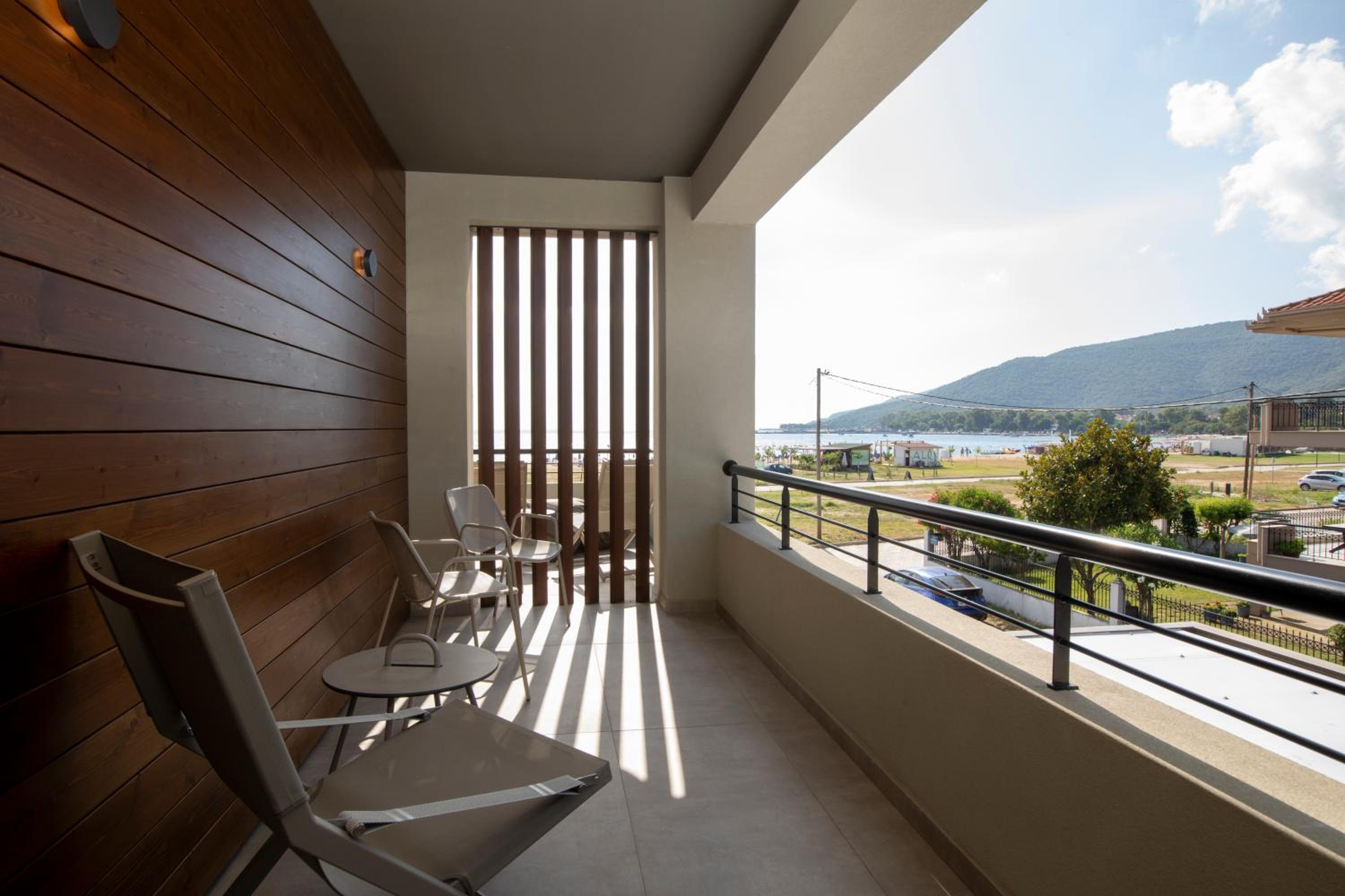 King Room with Mountain View photo 2