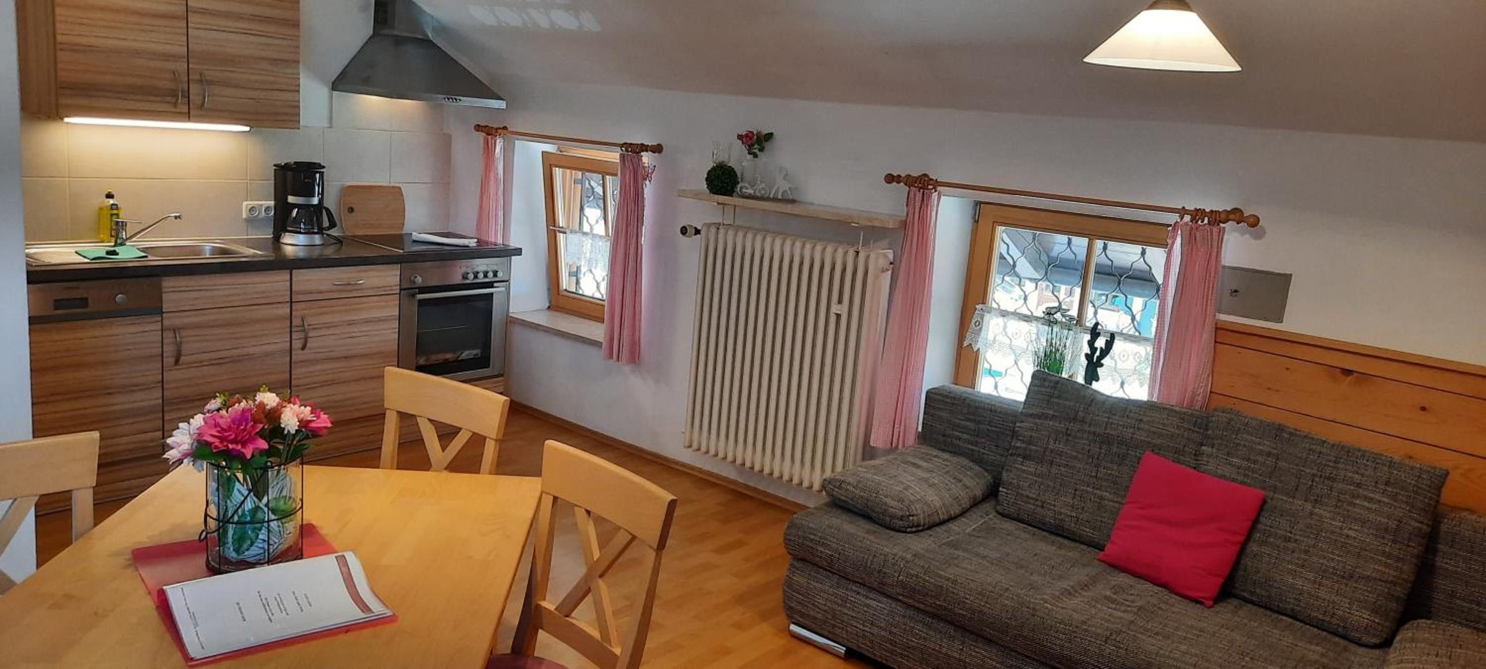 Apartment with Mountain View photo 2