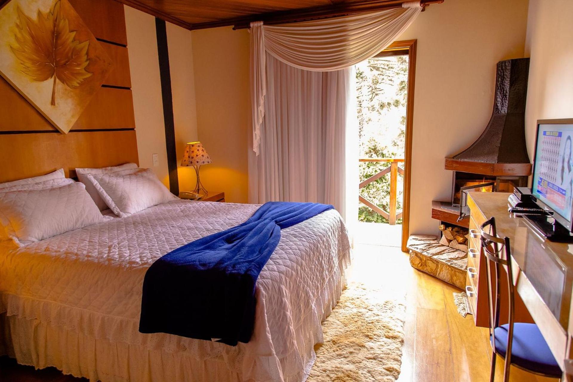 Superior Suite - Photo 8