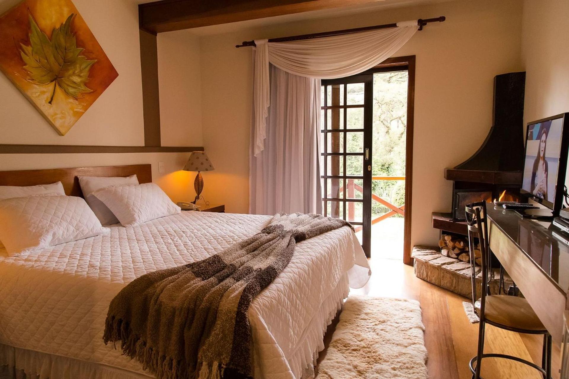 Superior Suite - Photo 12