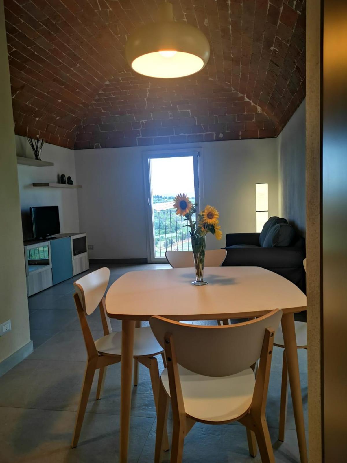 Two-Bedroom Apartment - Photo 2